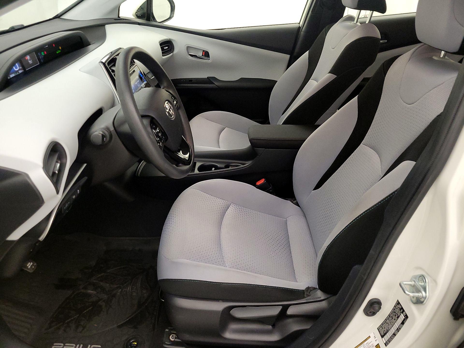 Thumbnail: 2019 Toyota Prius - 9