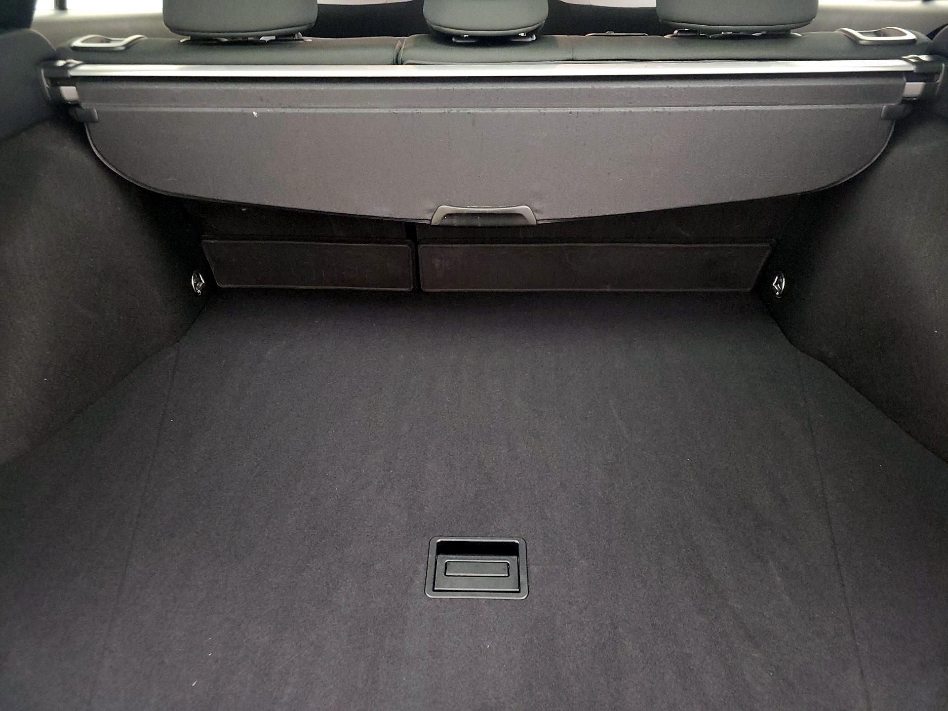 Thumbnail: 2019 Toyota Prius - 17