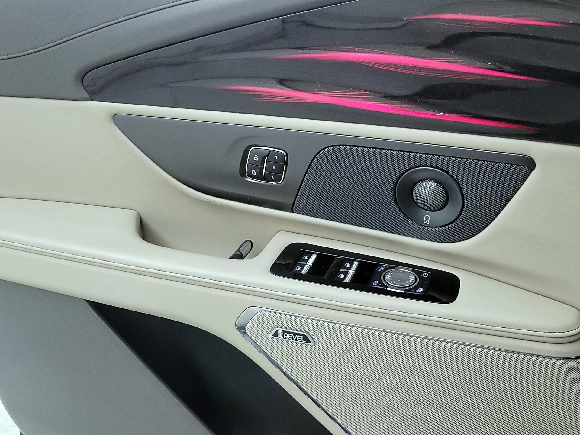 Thumbnail: 2024 Lincoln Nautilus - 12