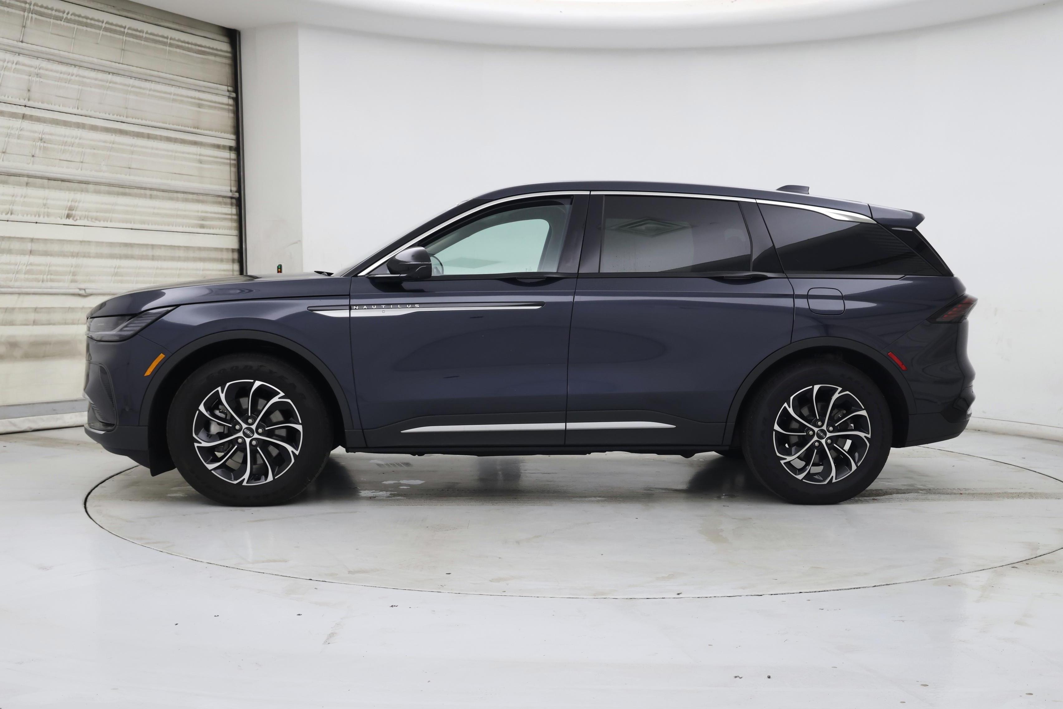 Thumbnail: 2024 Lincoln Nautilus - 3