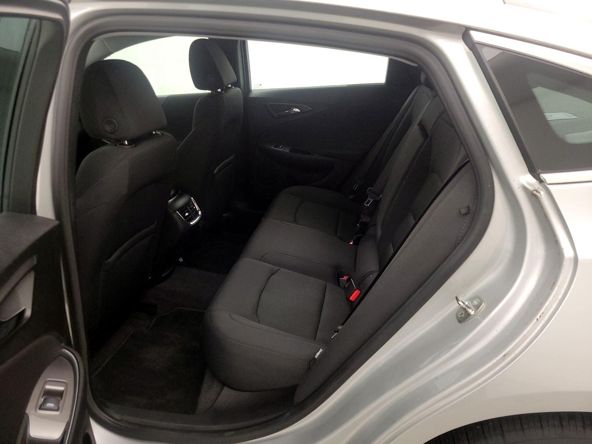 Thumbnail: 2017 Chevrolet Malibu - 19