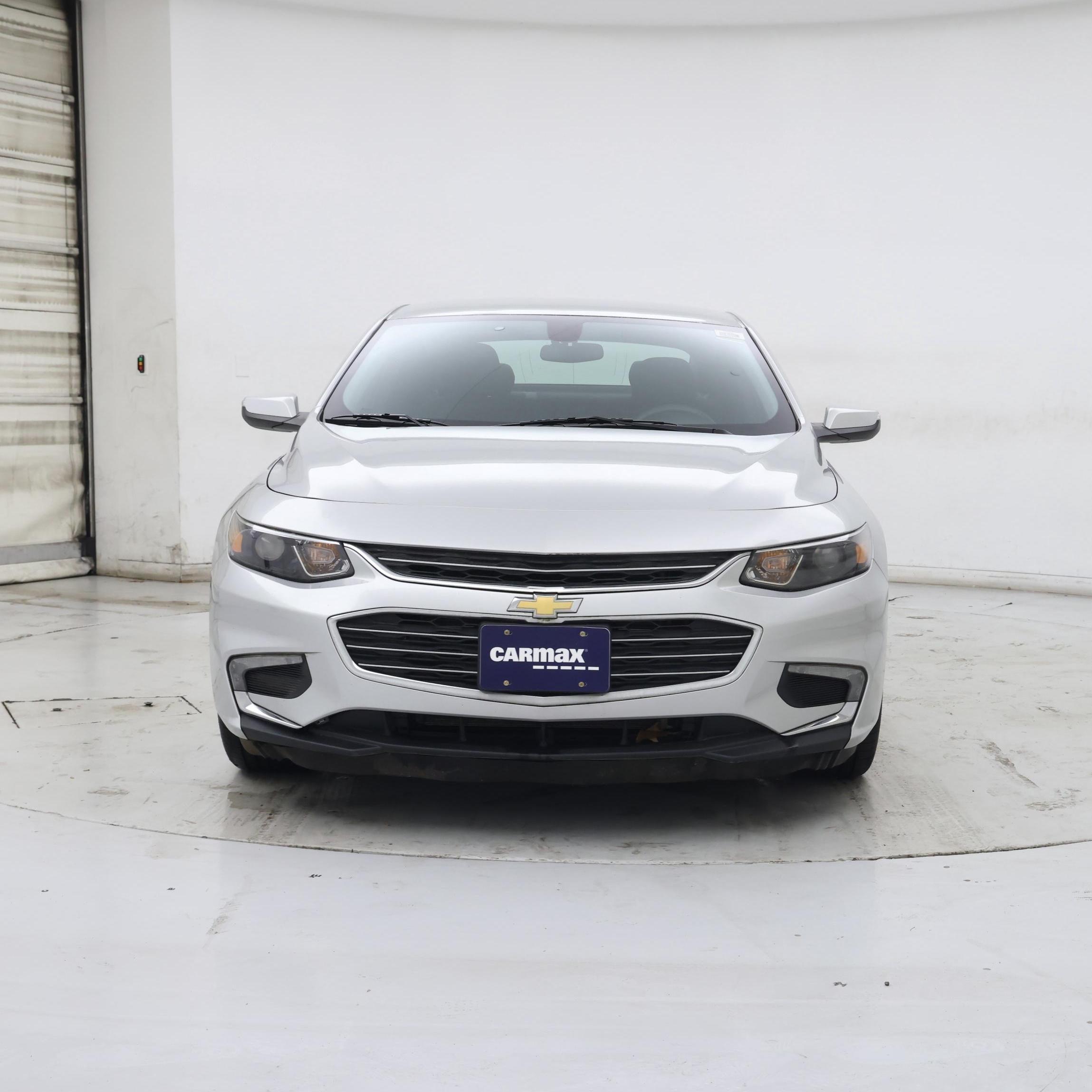 Thumbnail: 2017 Chevrolet Malibu - 5