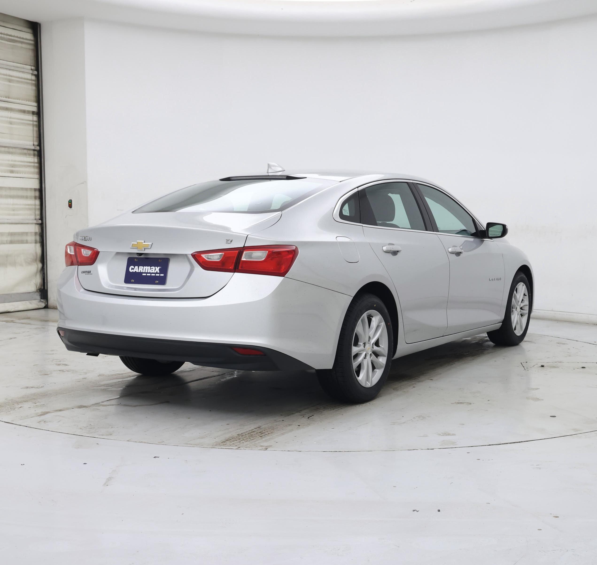 Thumbnail: 2017 Chevrolet Malibu - 8