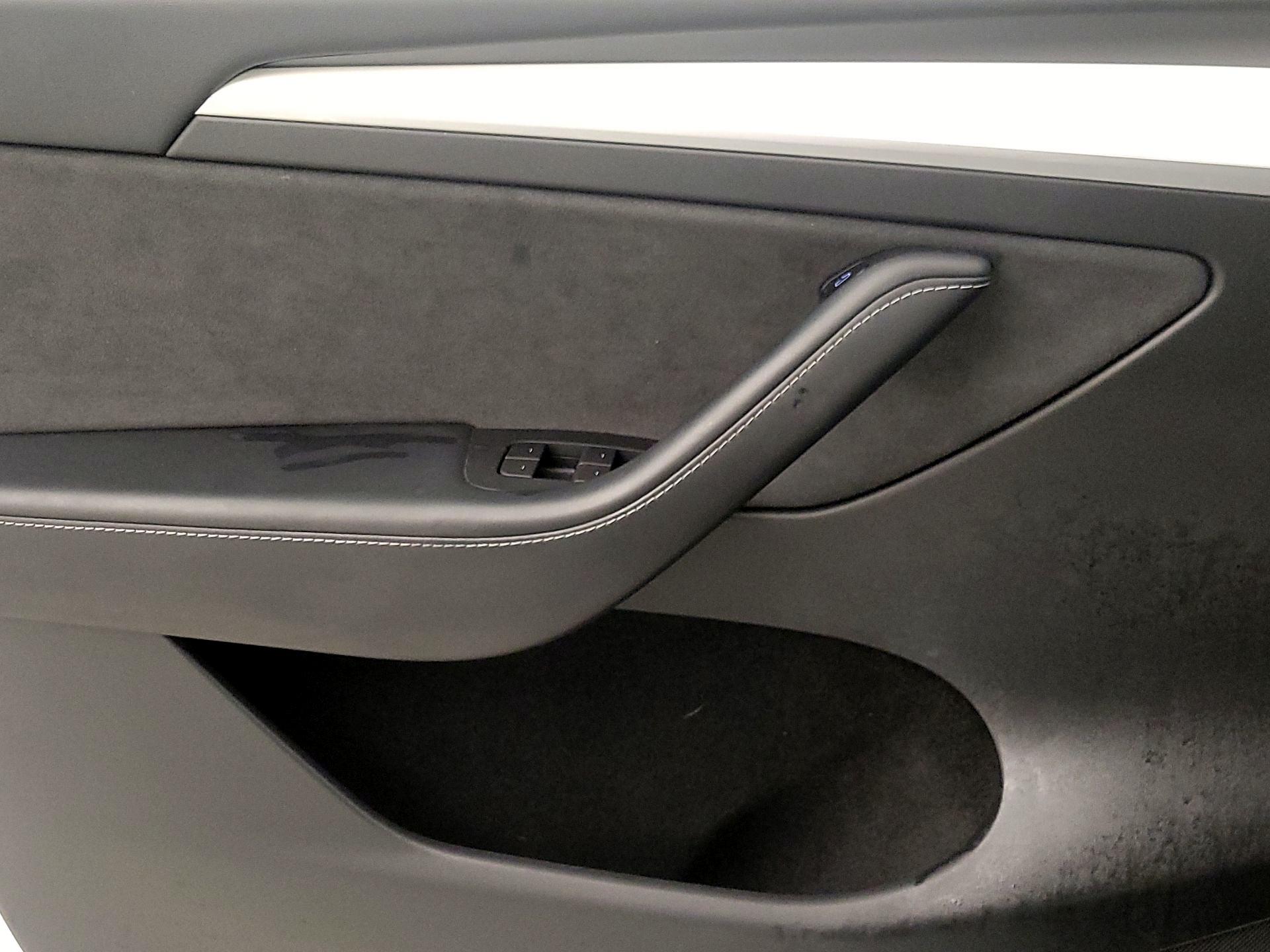 Thumbnail: 2023 Tesla Model Y - 12