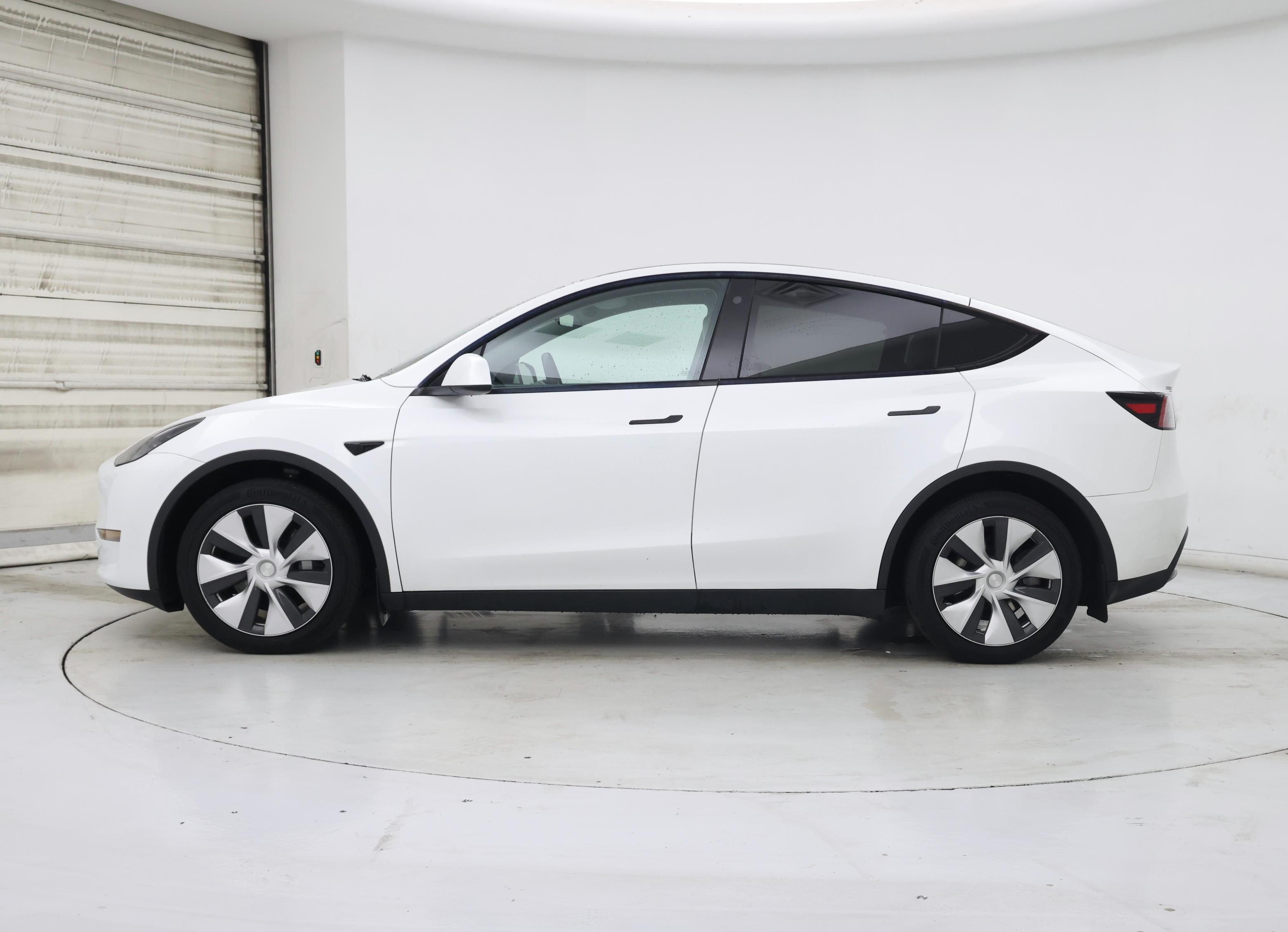 Thumbnail: 2023 Tesla Model Y - 3