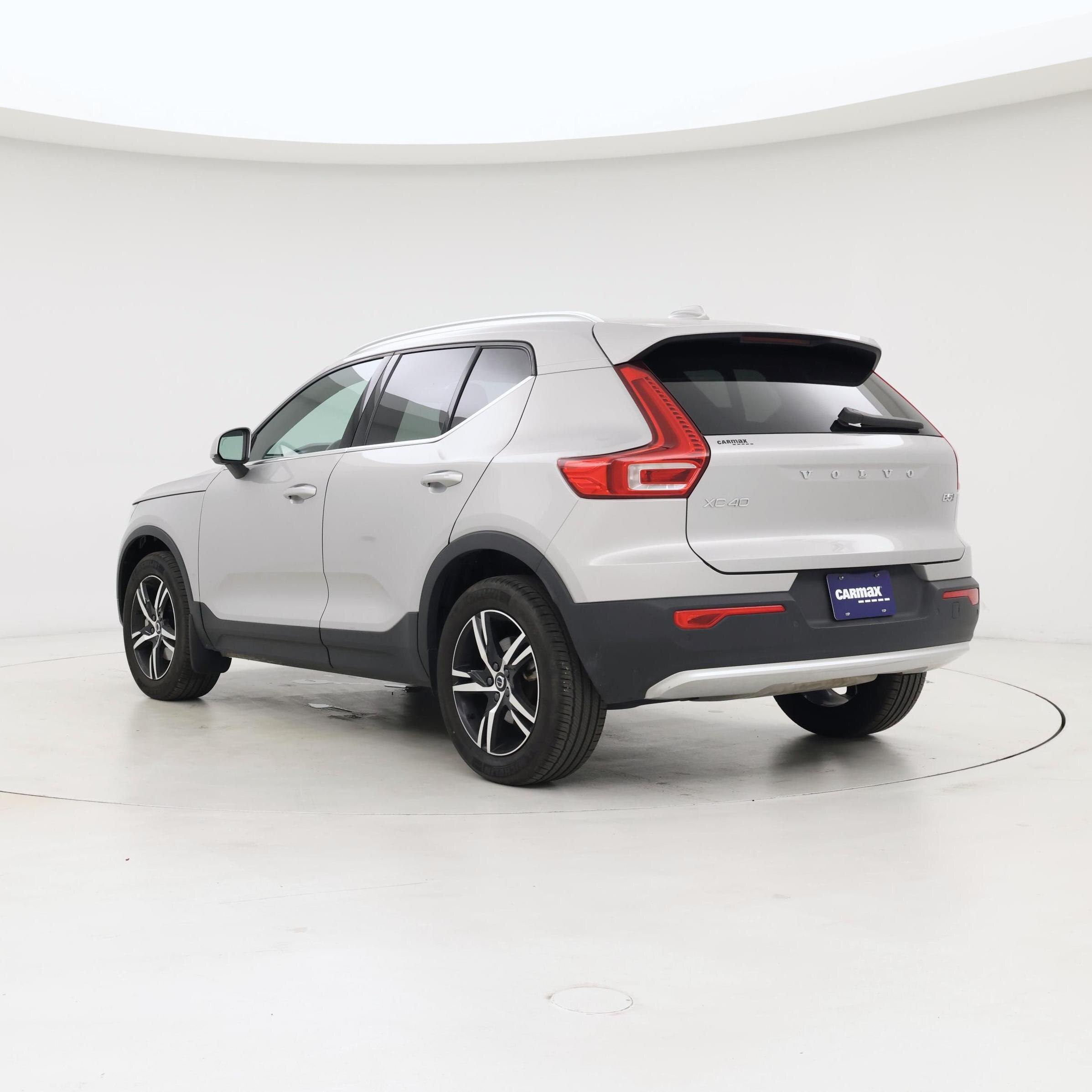Thumbnail: 2025 Volvo XC40 - 2