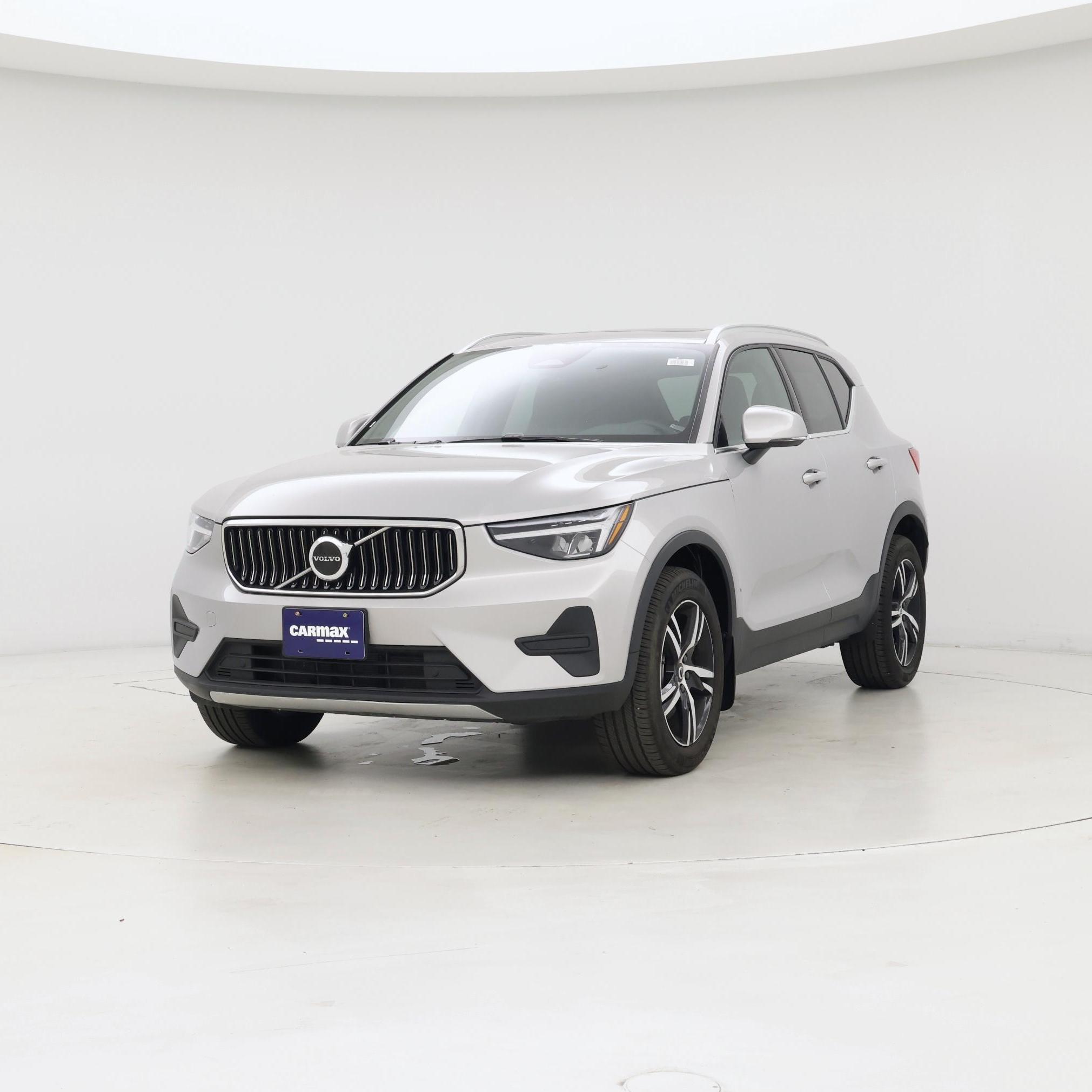 Thumbnail: 2025 Volvo XC40 - 4