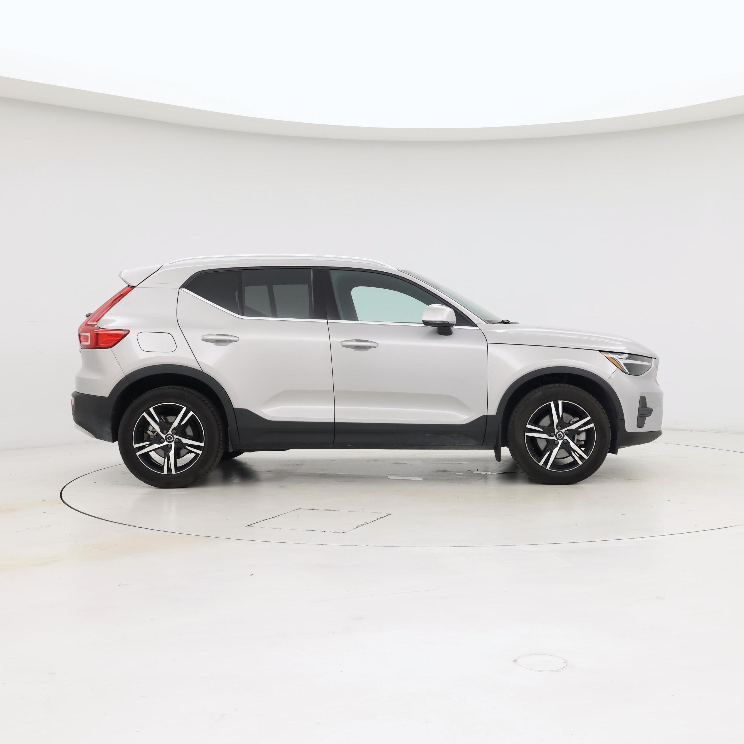Thumbnail: 2025 Volvo XC40 - 7