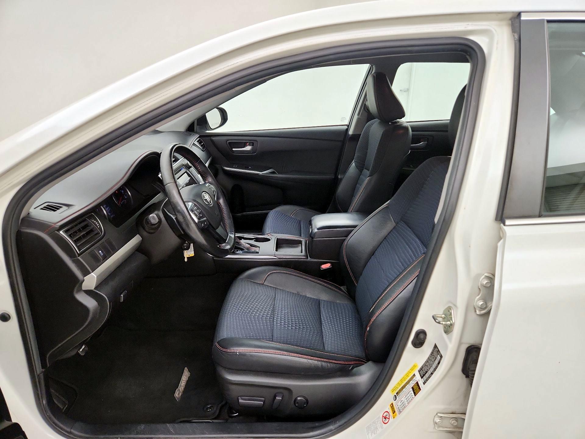 Thumbnail: 2015 Toyota Camry - 11