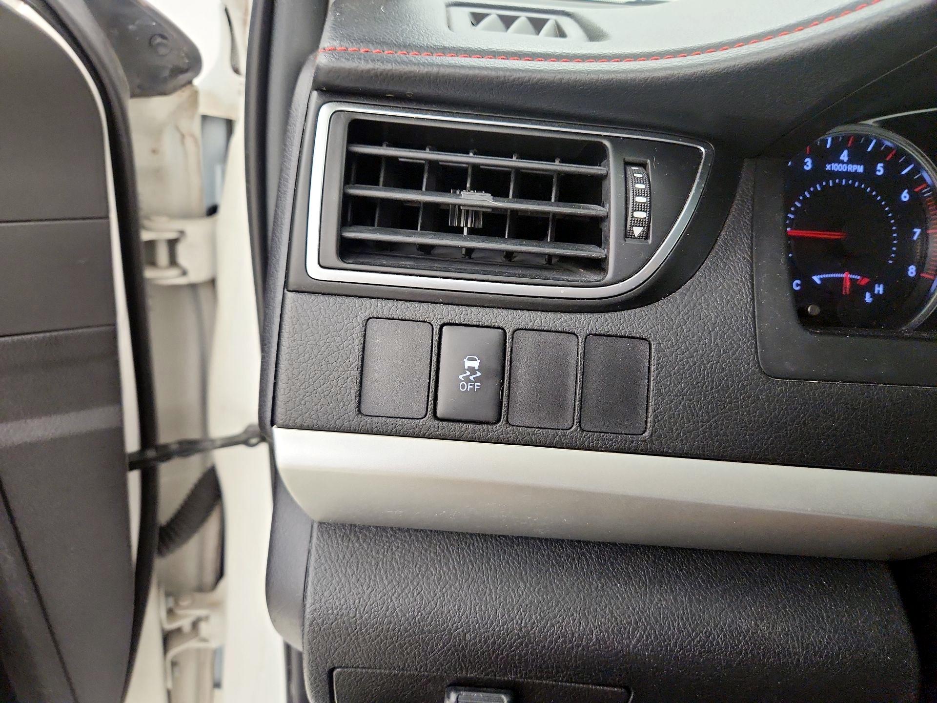 Thumbnail: 2015 Toyota Camry - 13