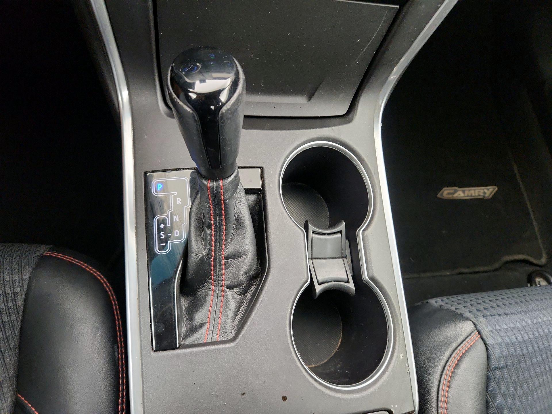 Thumbnail: 2015 Toyota Camry - 17