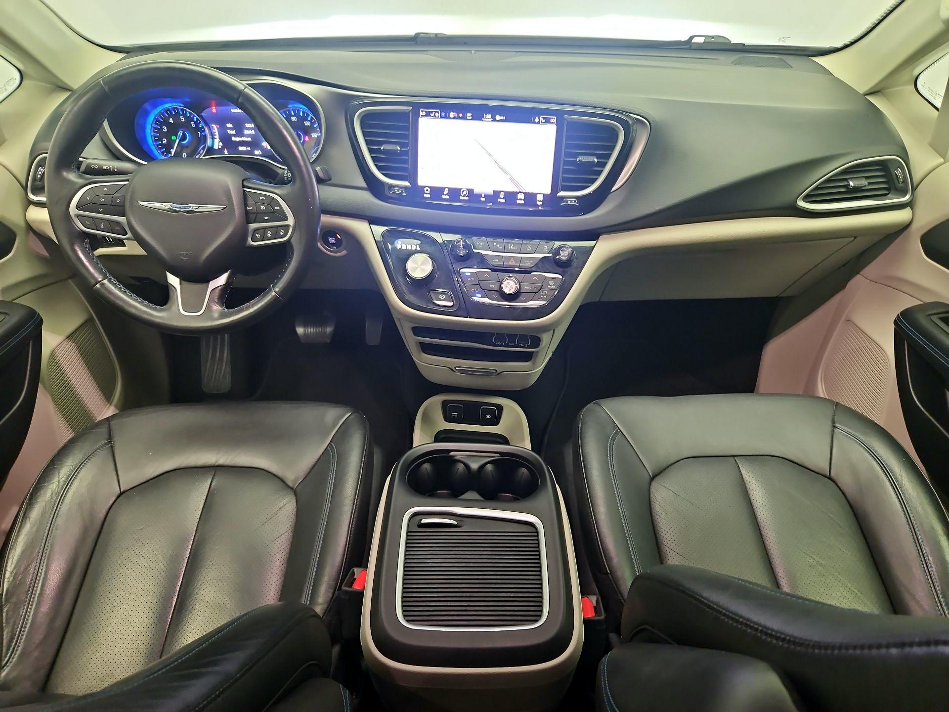 Thumbnail: 2021 Chrysler Pacifica - 9