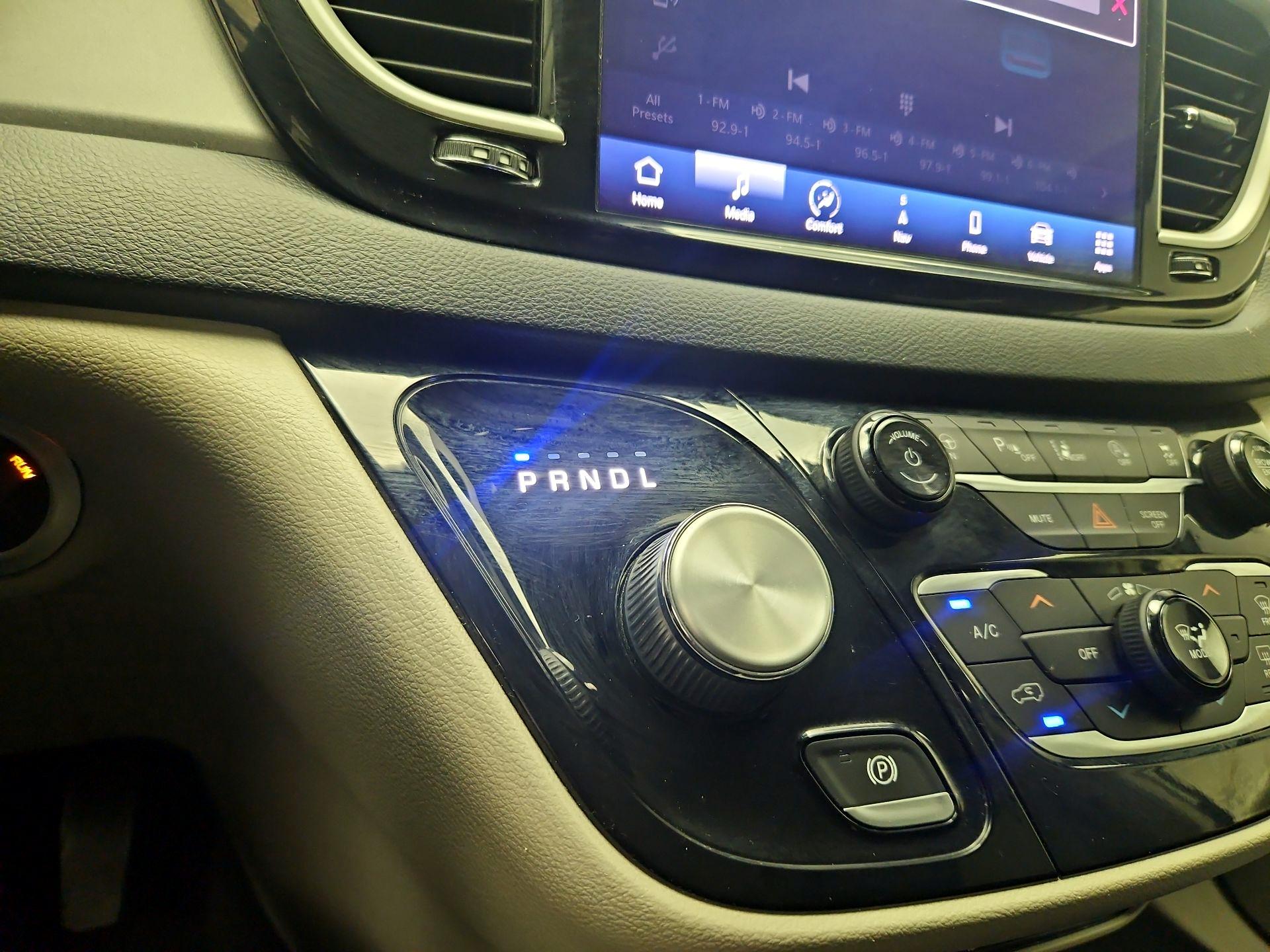 Thumbnail: 2021 Chrysler Pacifica - 17