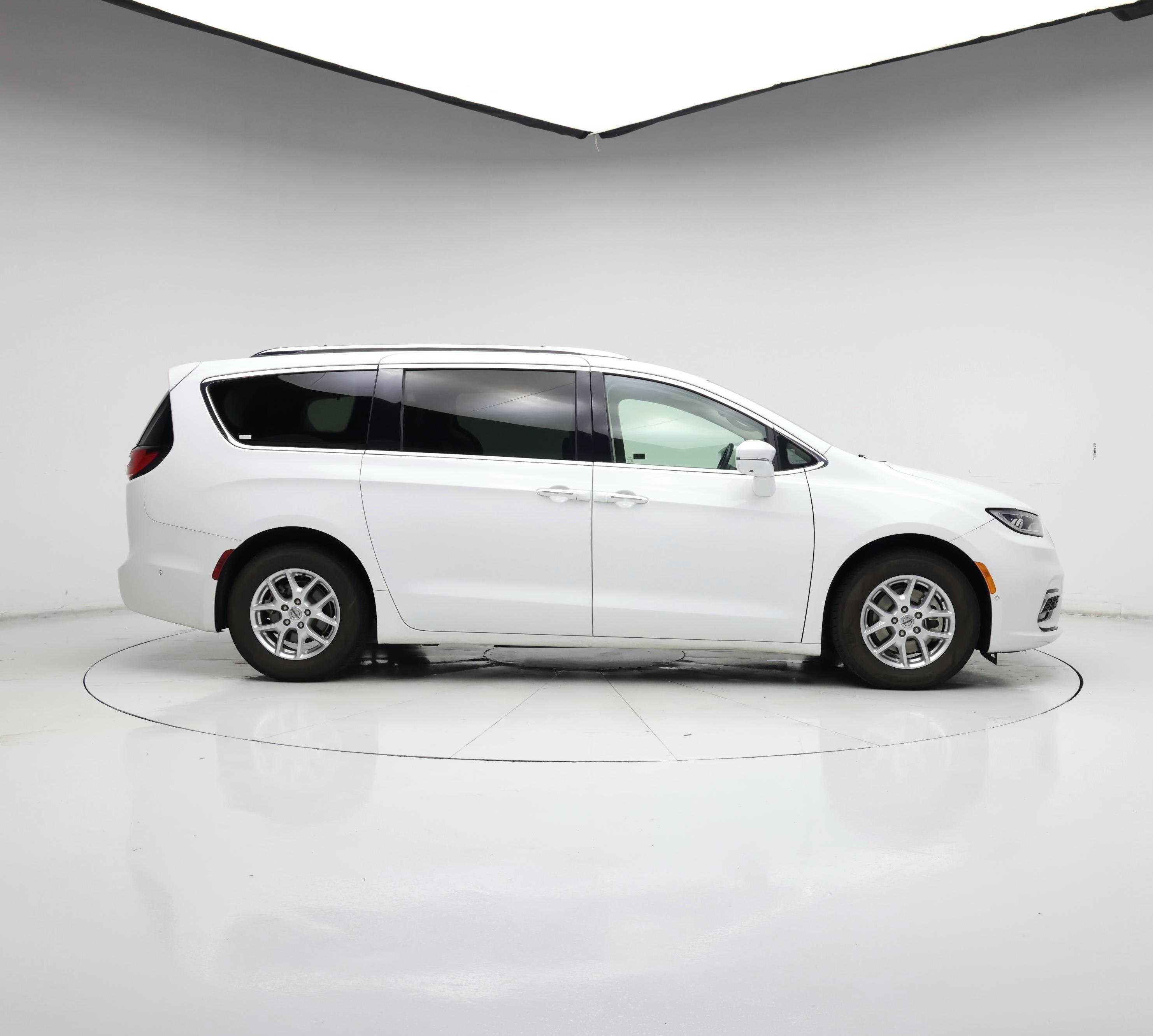 Thumbnail: 2021 Chrysler Pacifica - 7
