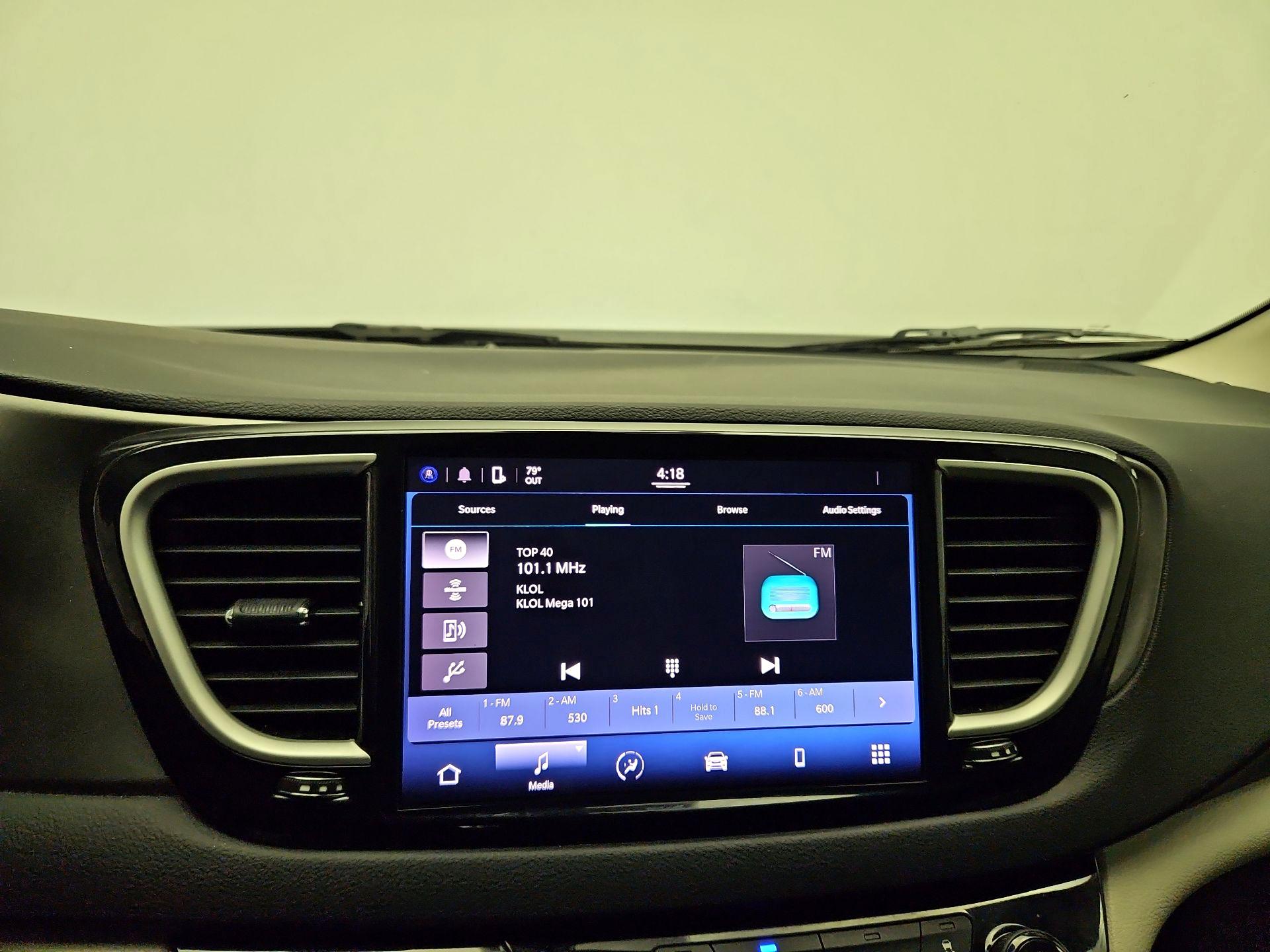 Thumbnail: 2022 Chrysler Pacifica - 14