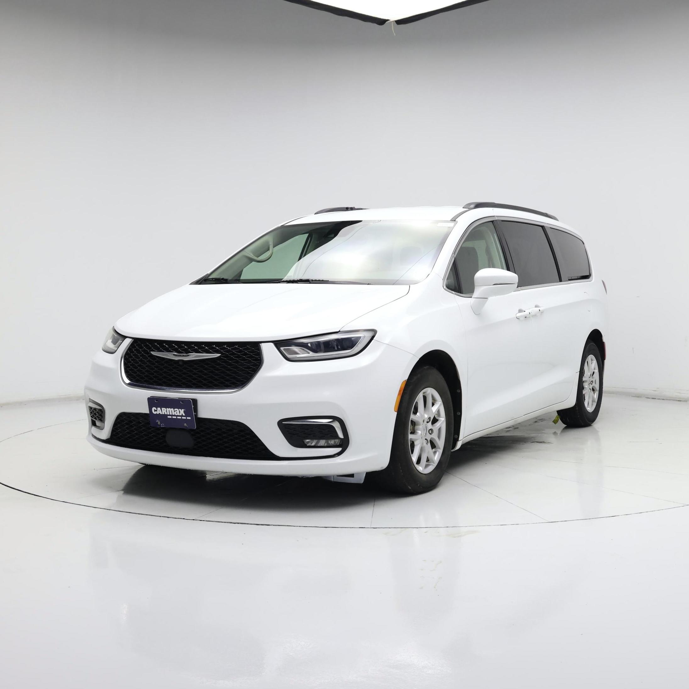 Thumbnail: 2022 Chrysler Pacifica - 4