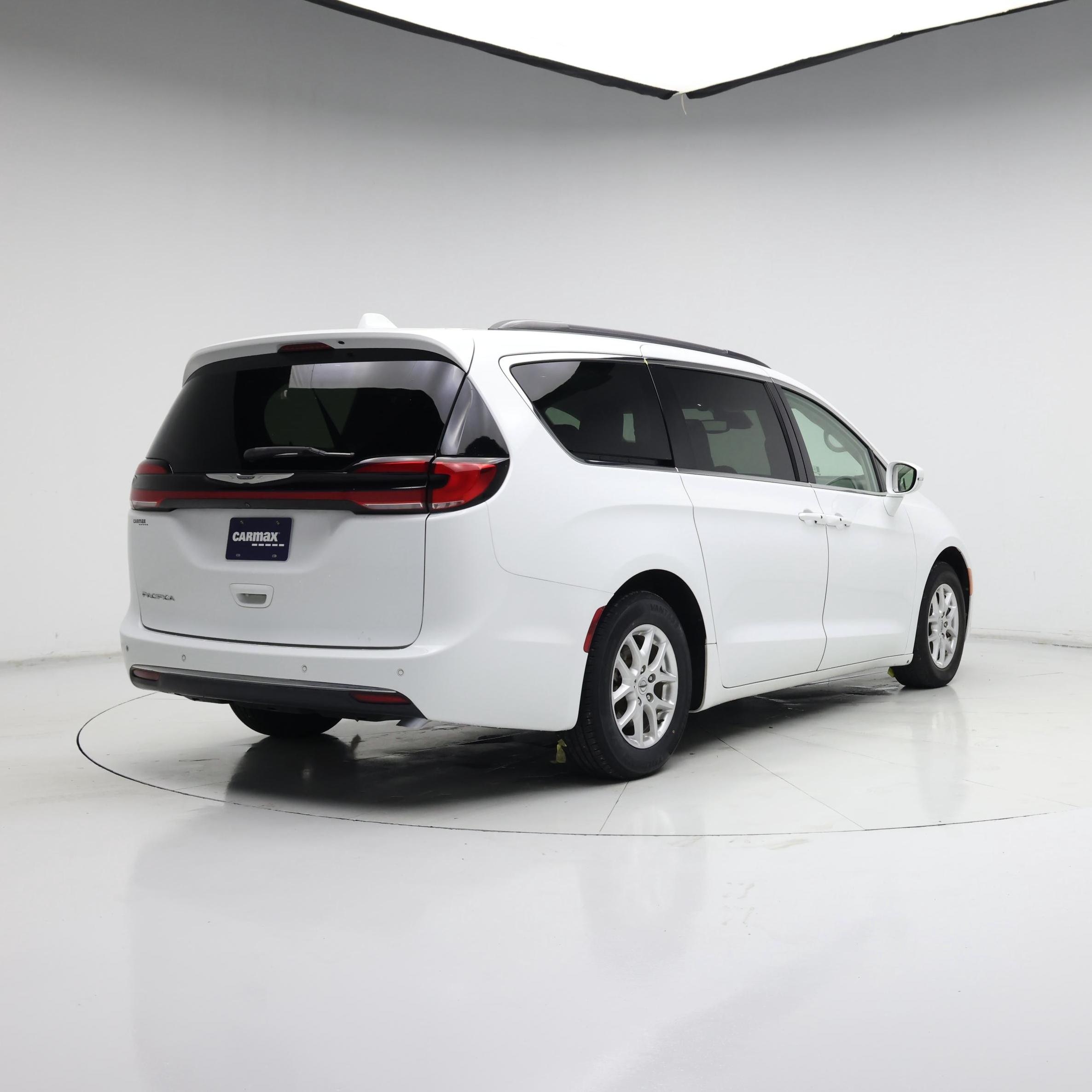 Thumbnail: 2022 Chrysler Pacifica - 8