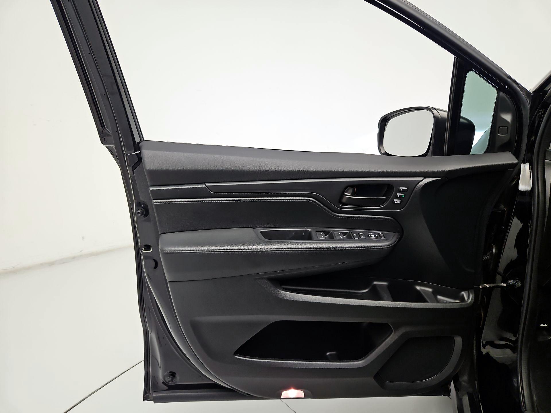 Thumbnail: 2023 Honda Odyssey - 12