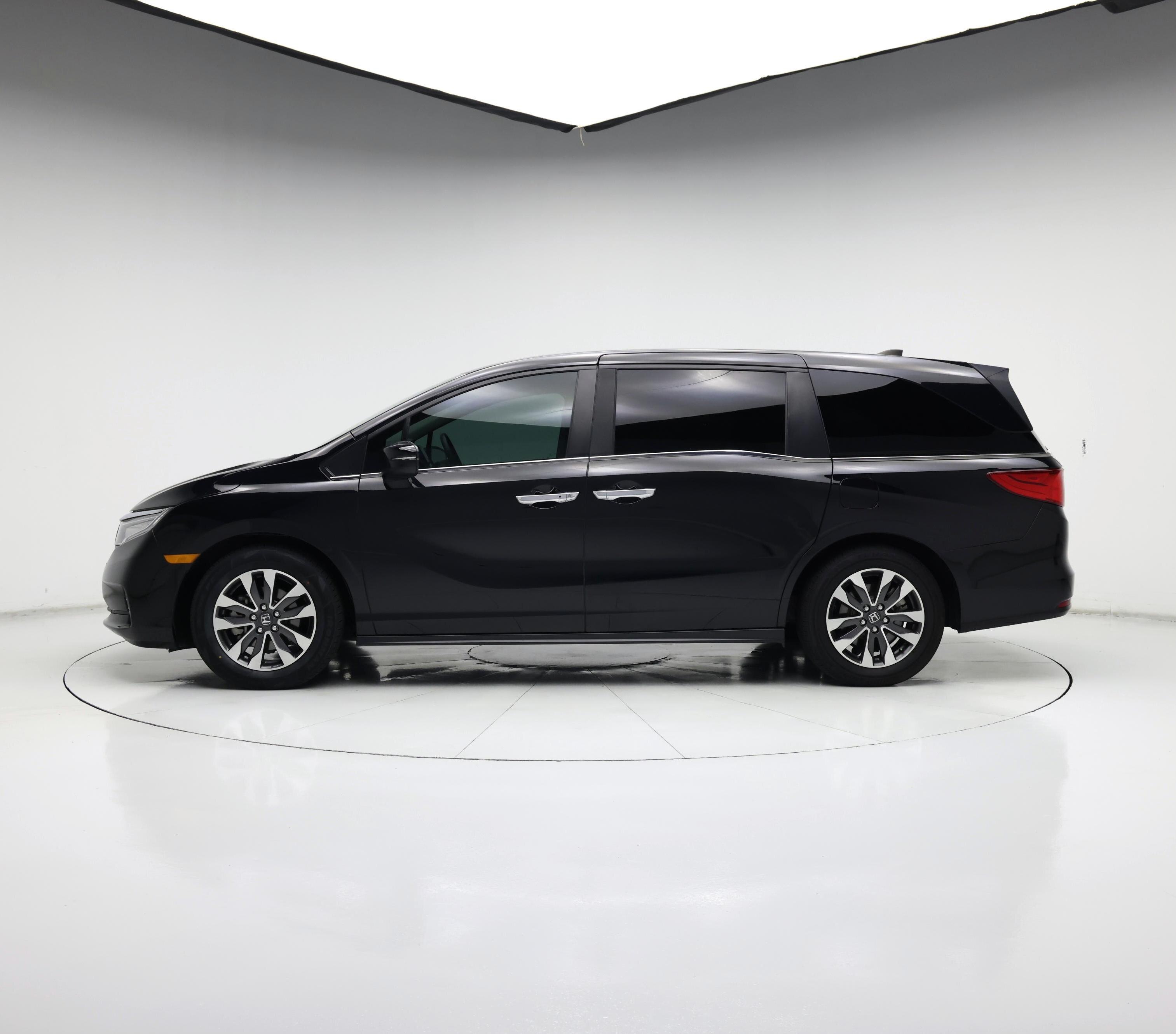 Thumbnail: 2023 Honda Odyssey - 3