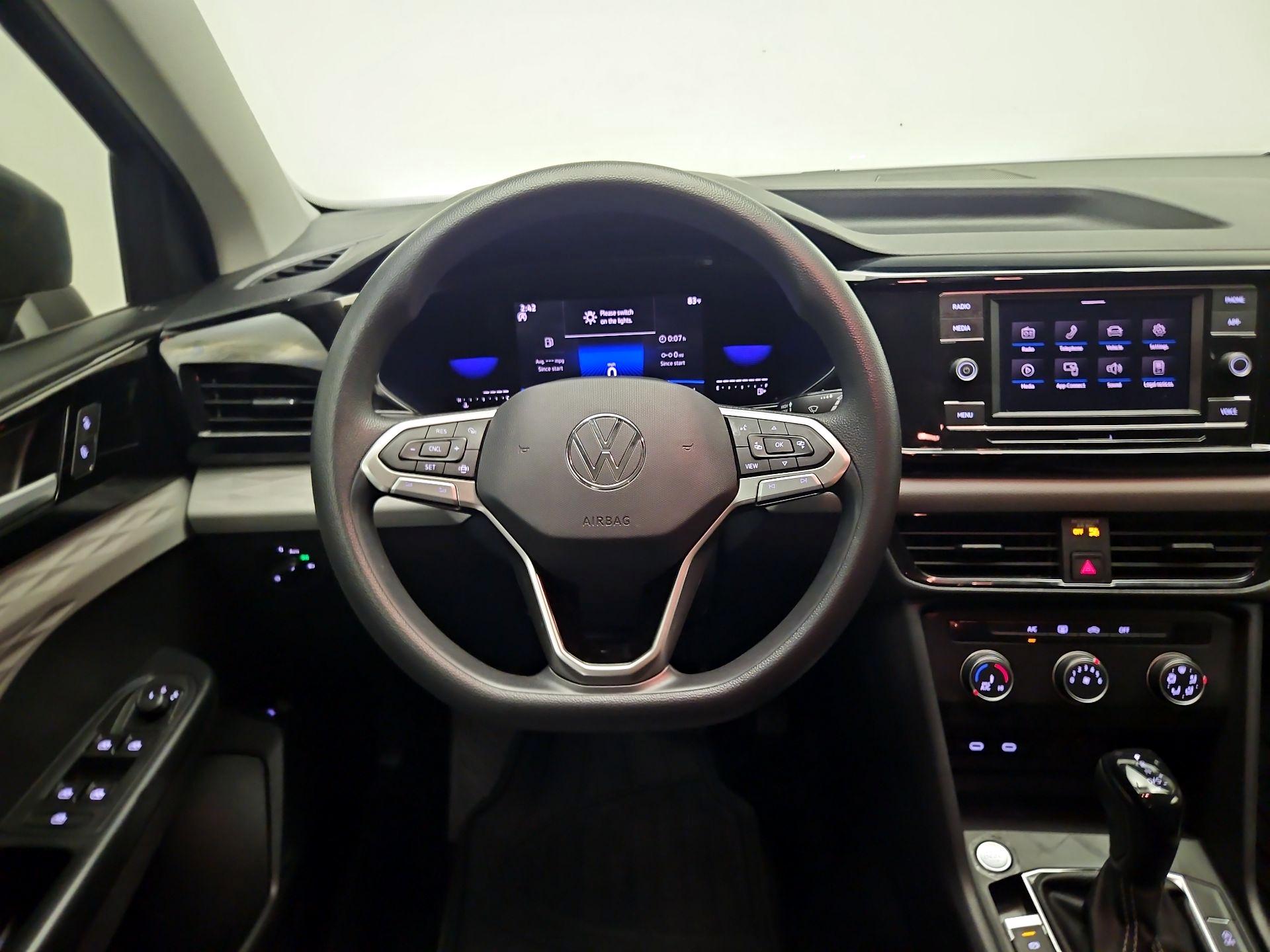 Thumbnail: 2022 Volkswagen Taos - 10