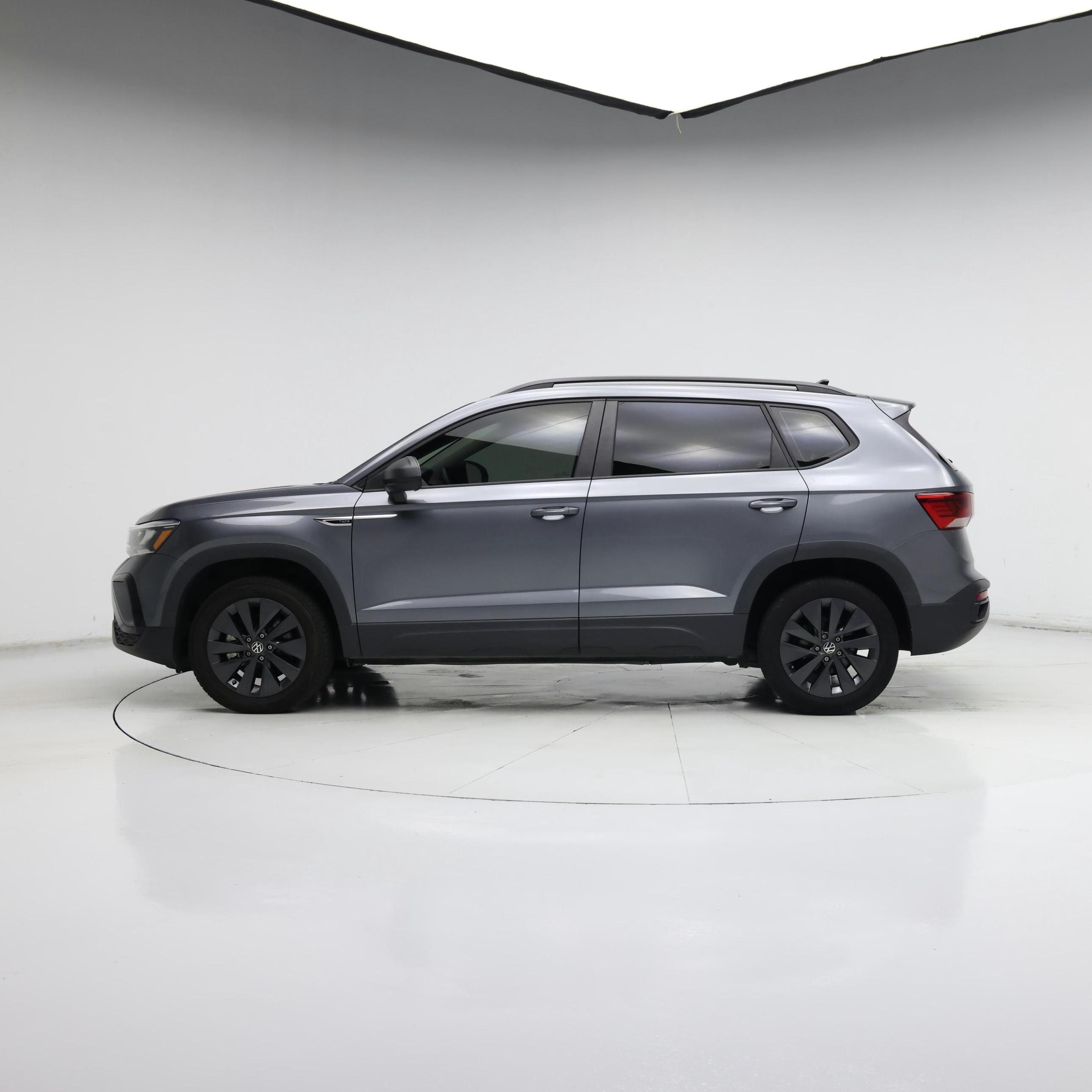 Thumbnail: 2022 Volkswagen Taos - 3