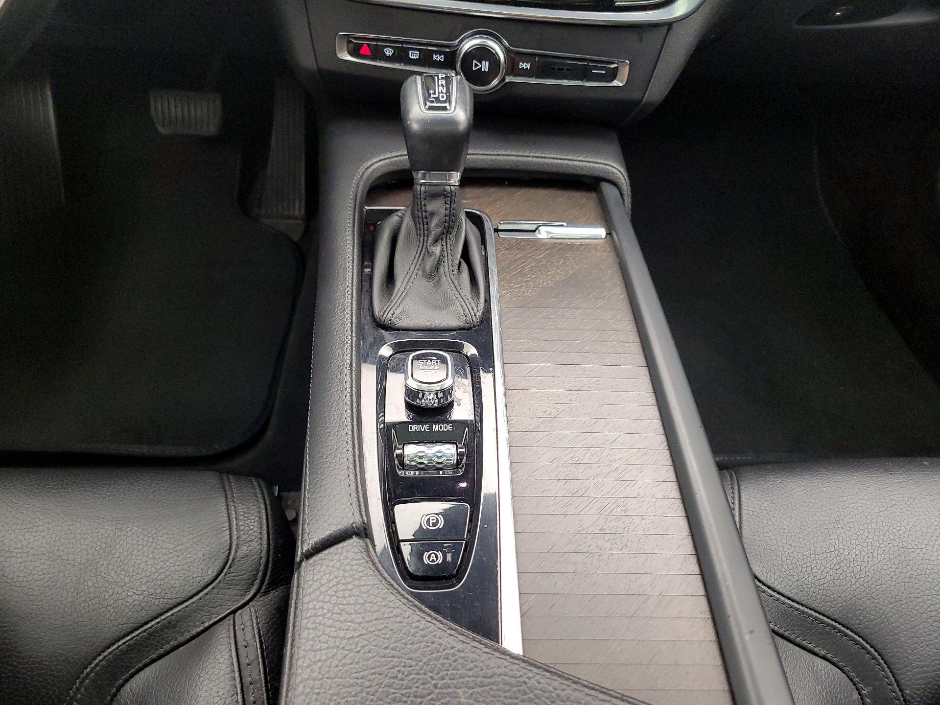 Thumbnail: 2018 Volvo V90 - 18