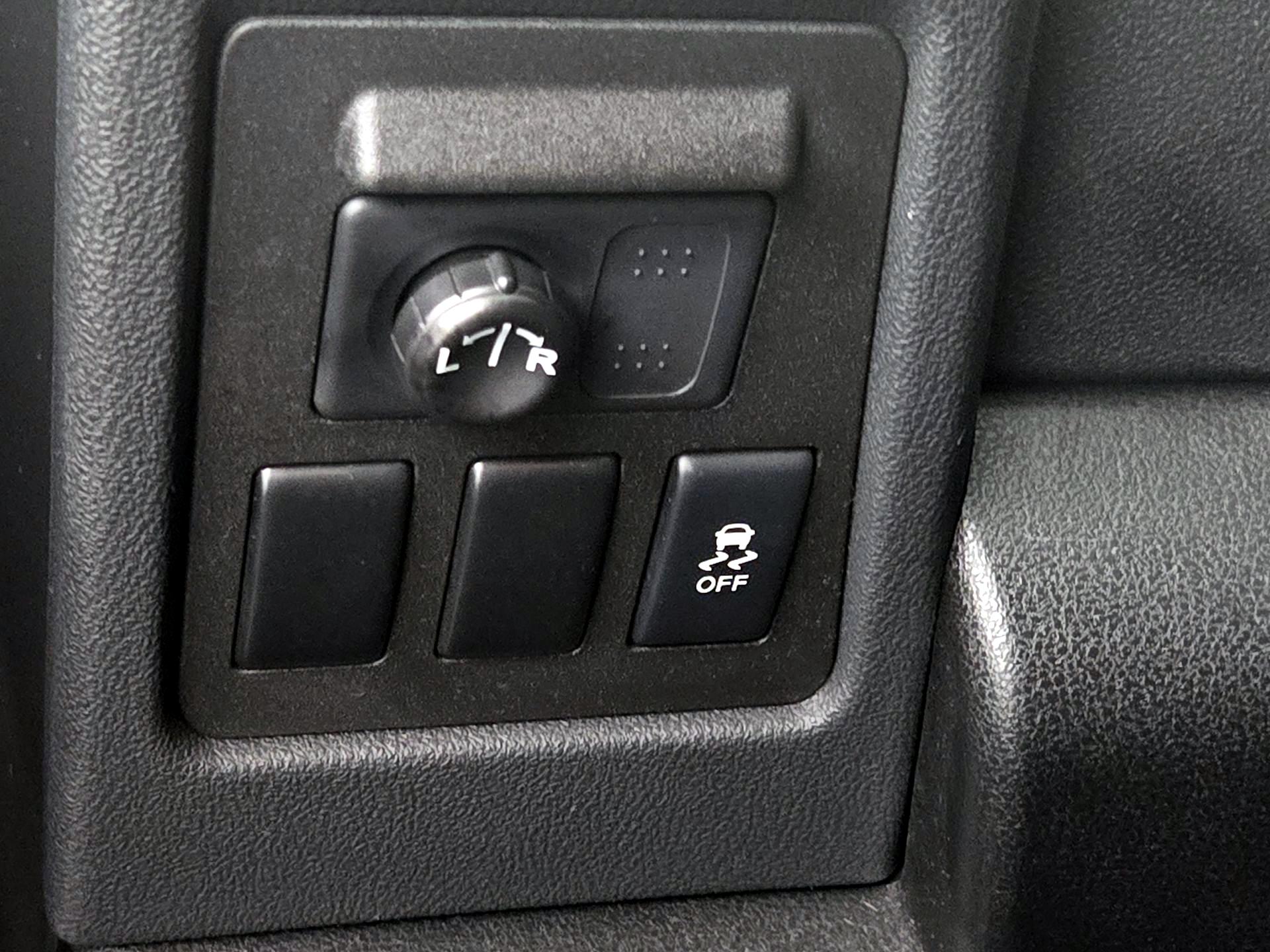 Thumbnail: 2015 Nissan Rogue - 13