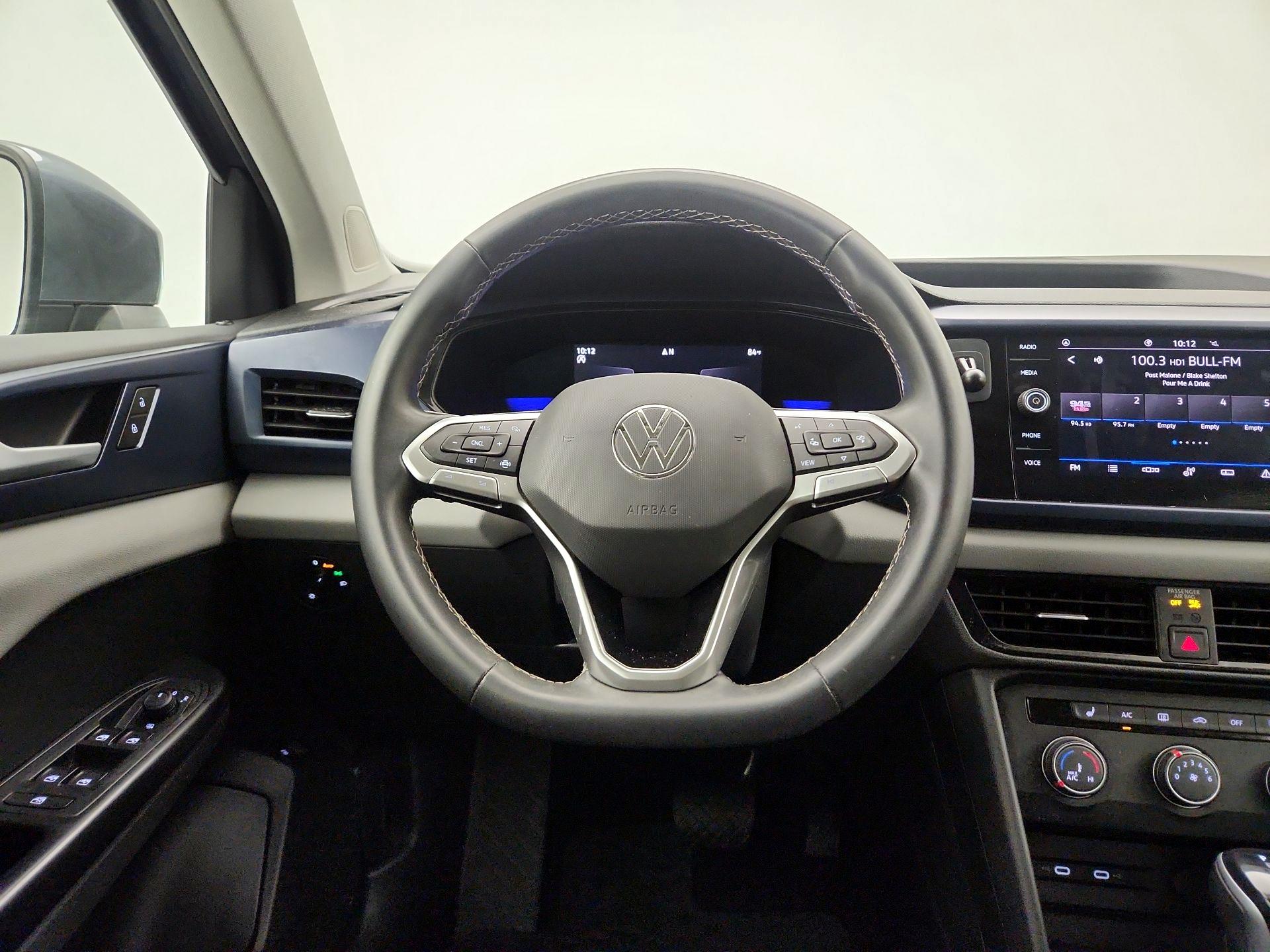 Thumbnail: 2022 Volkswagen Taos - 10