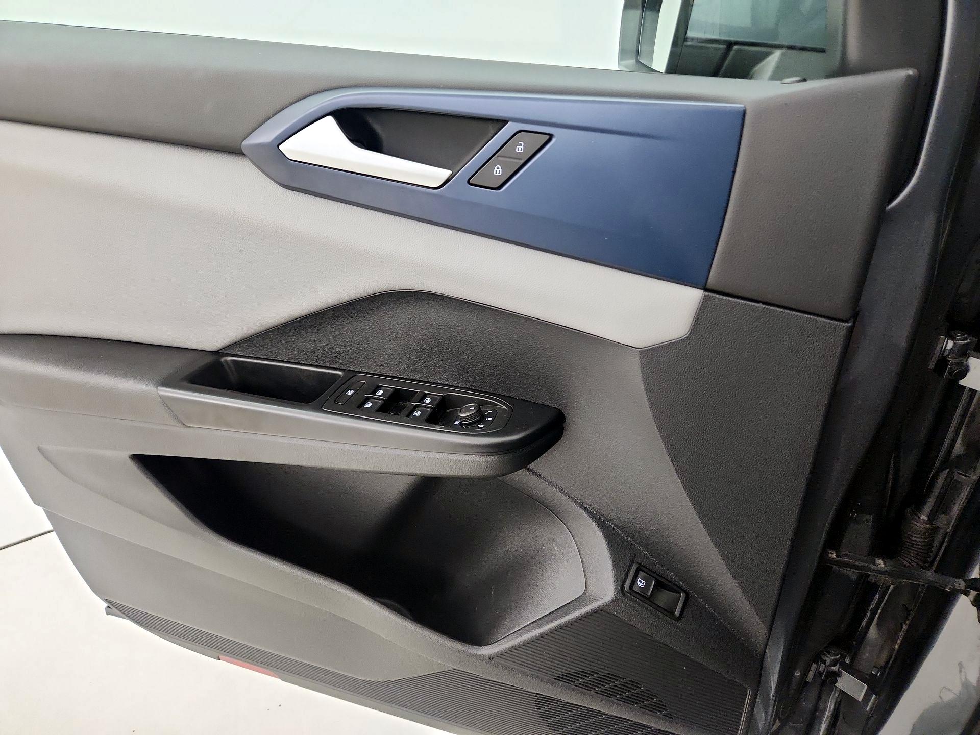 Thumbnail: 2022 Volkswagen Taos - 12