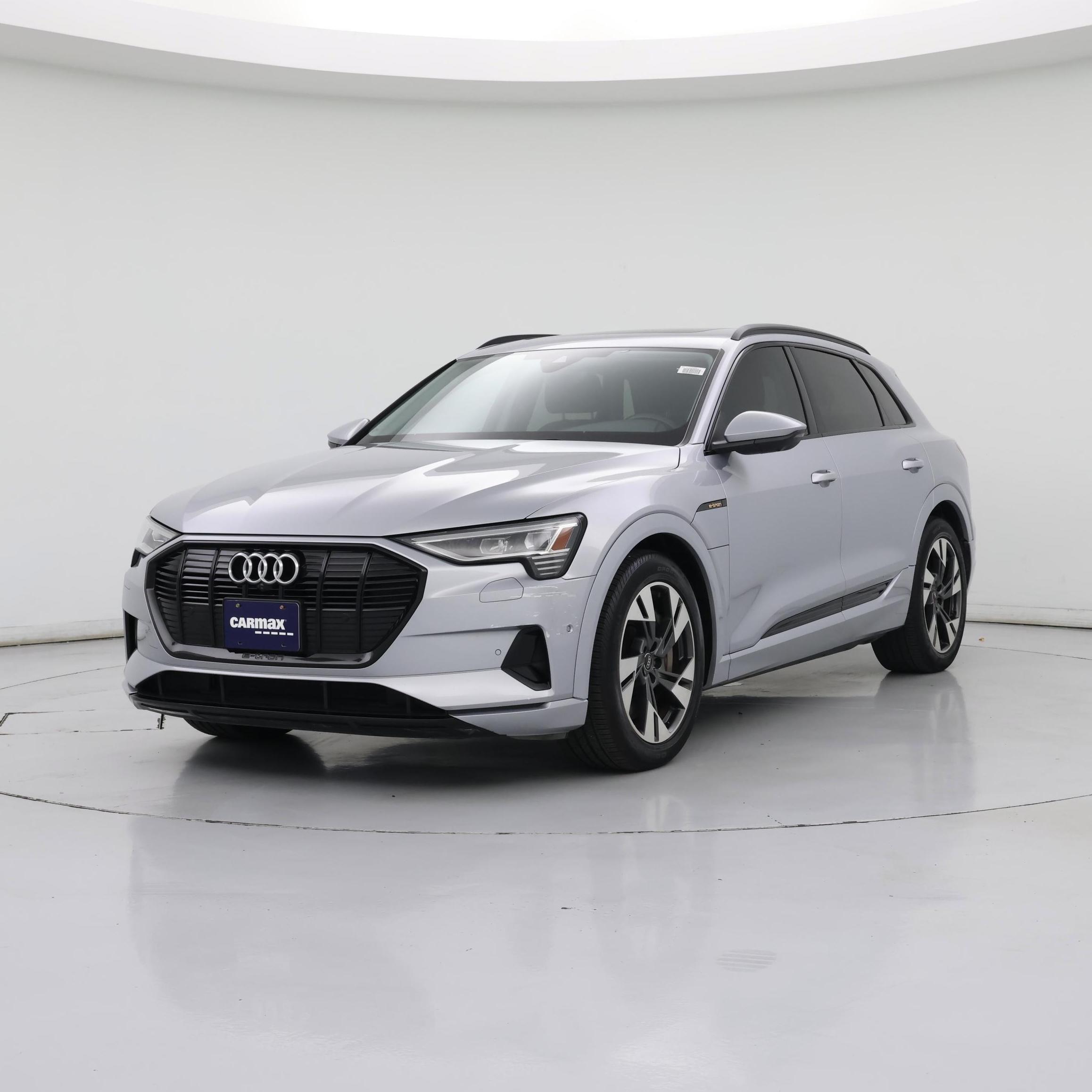 Thumbnail: 2022 Audi e-tron - 4