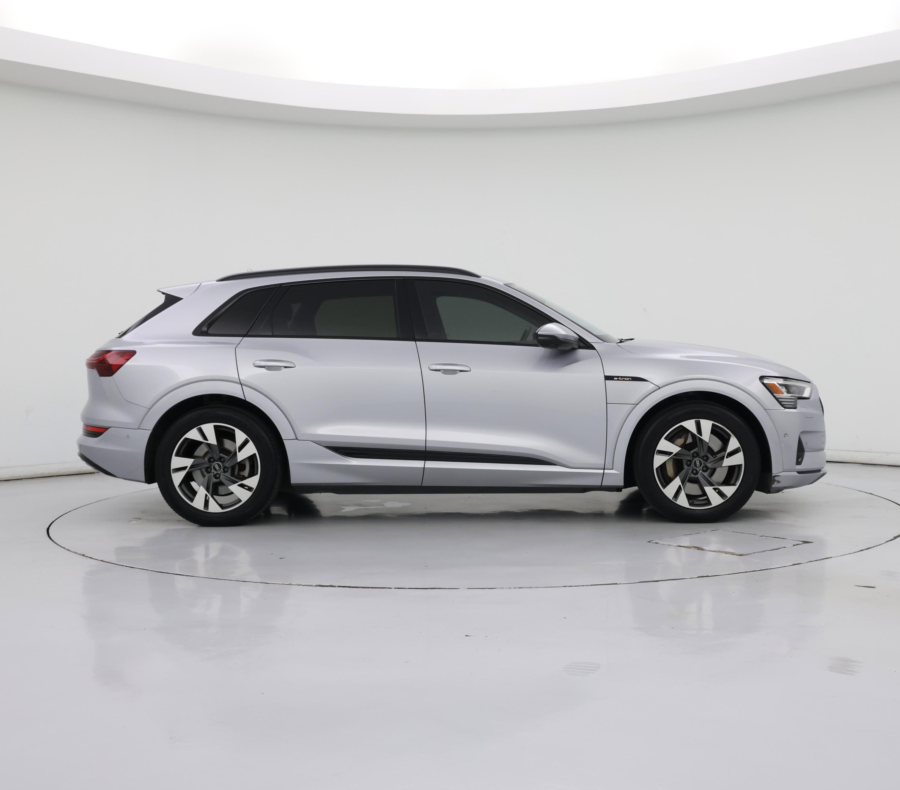Thumbnail: 2022 Audi e-tron - 7