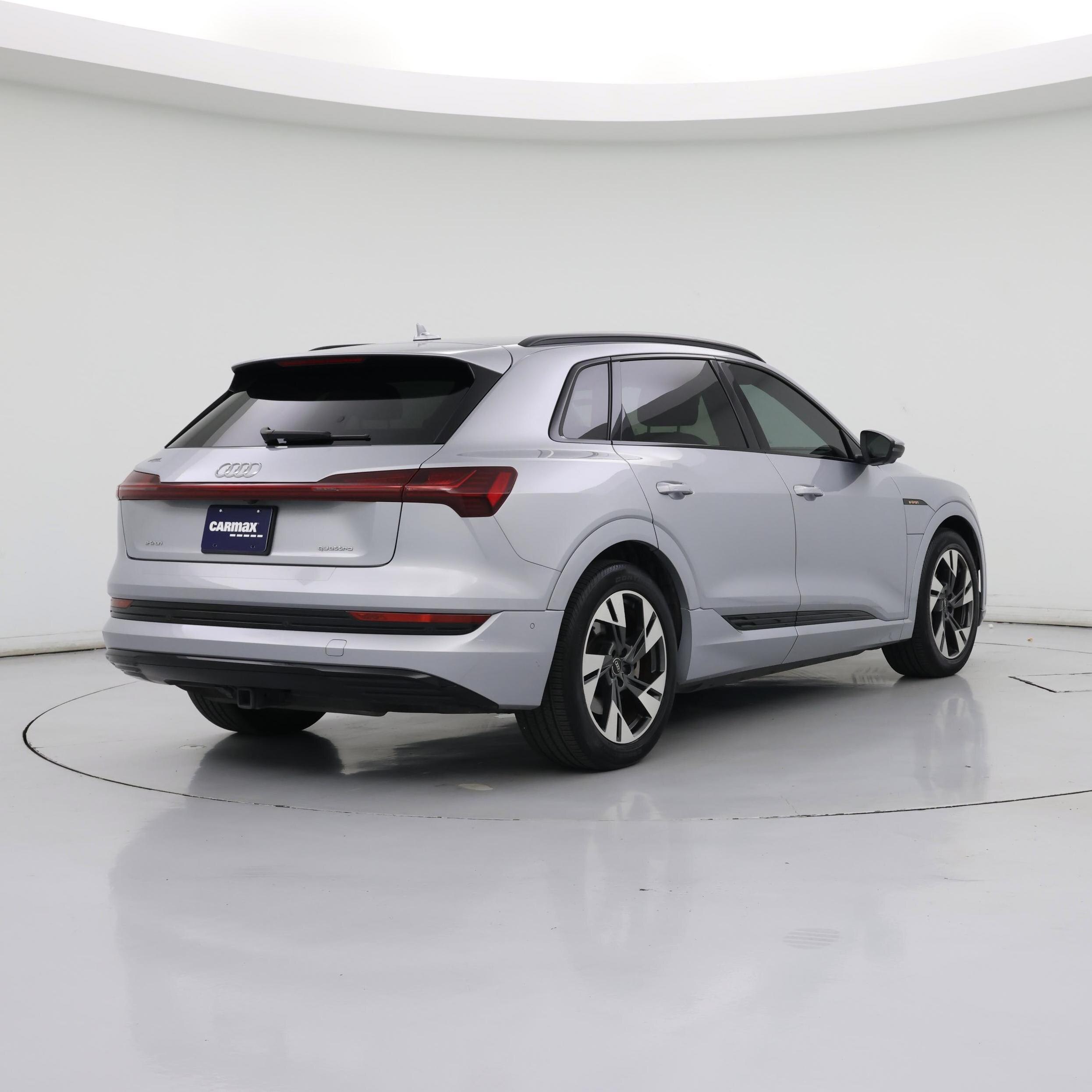 Thumbnail: 2022 Audi e-tron - 8