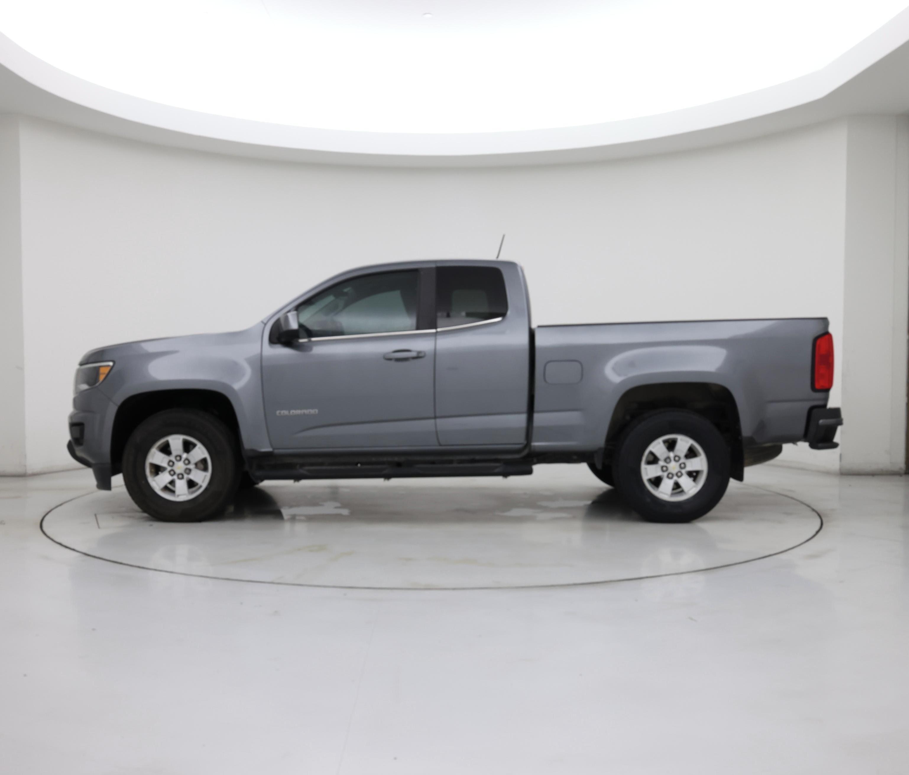 Thumbnail: 2020 Chevrolet Colorado - 3