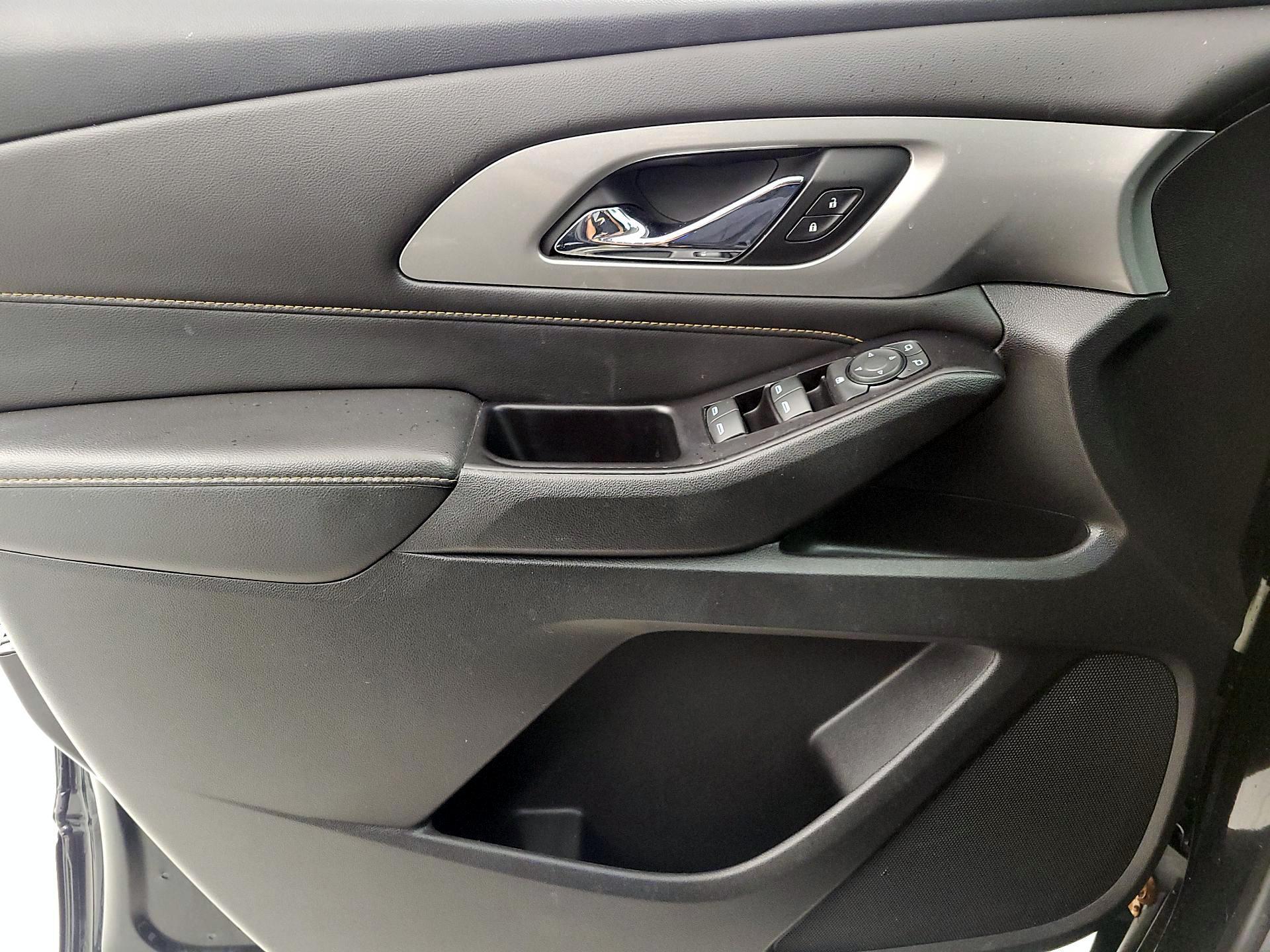 Thumbnail: 2020 Chevrolet Traverse - 12