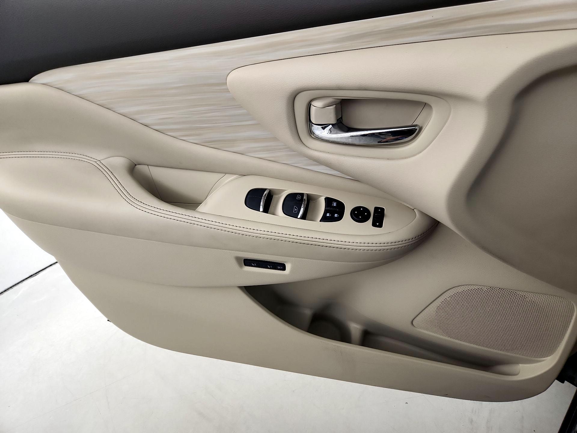 Thumbnail: 2015 Nissan Murano - 12