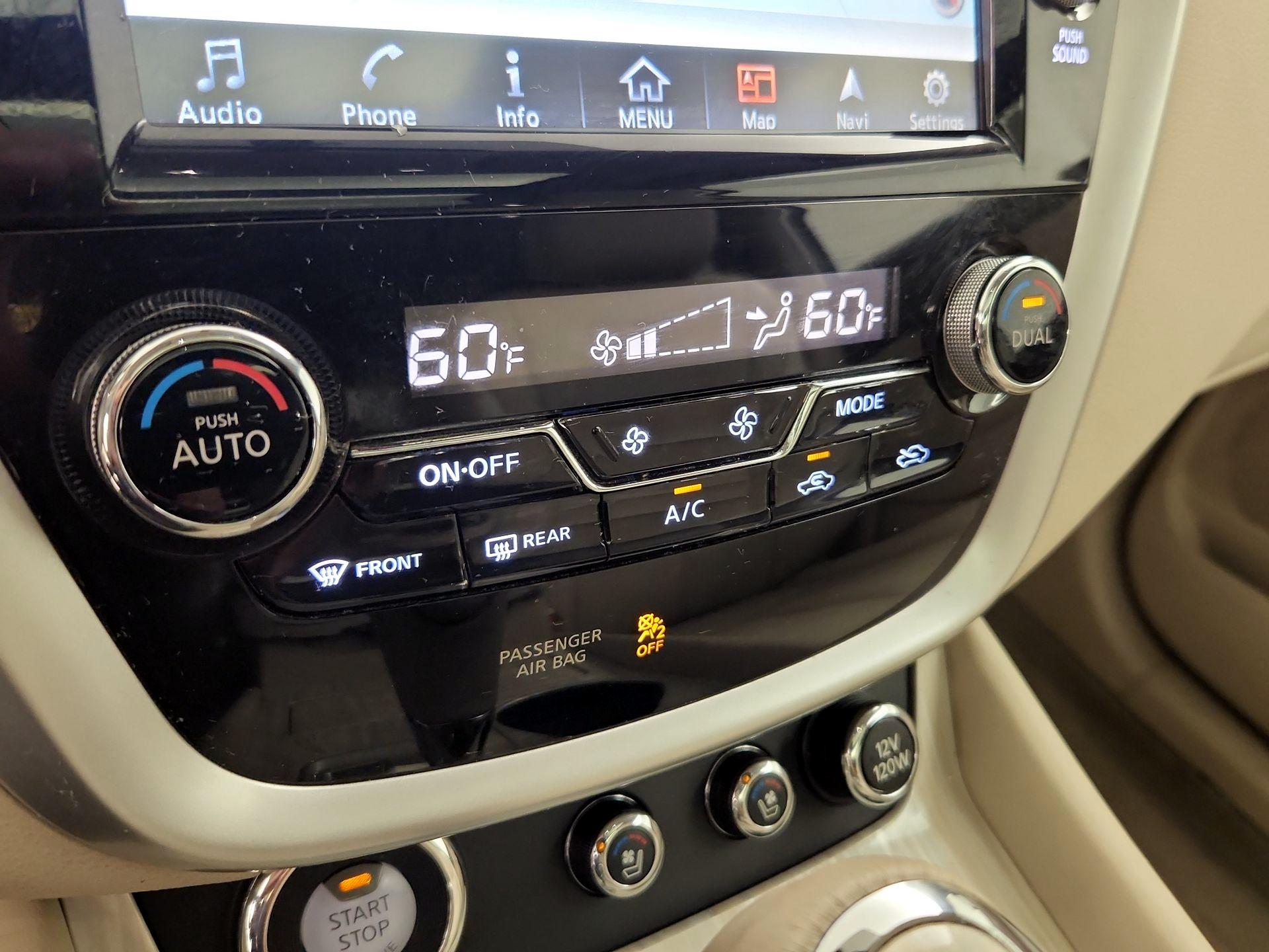 Thumbnail: 2015 Nissan Murano - 17