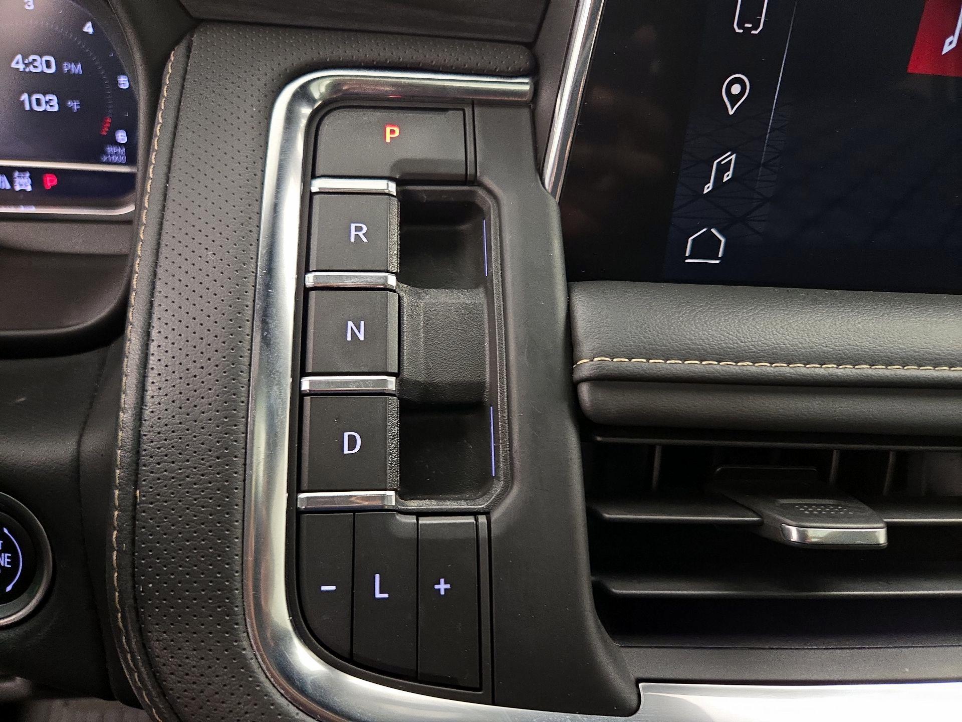 Thumbnail: 2023 GMC Yukon XL - 18