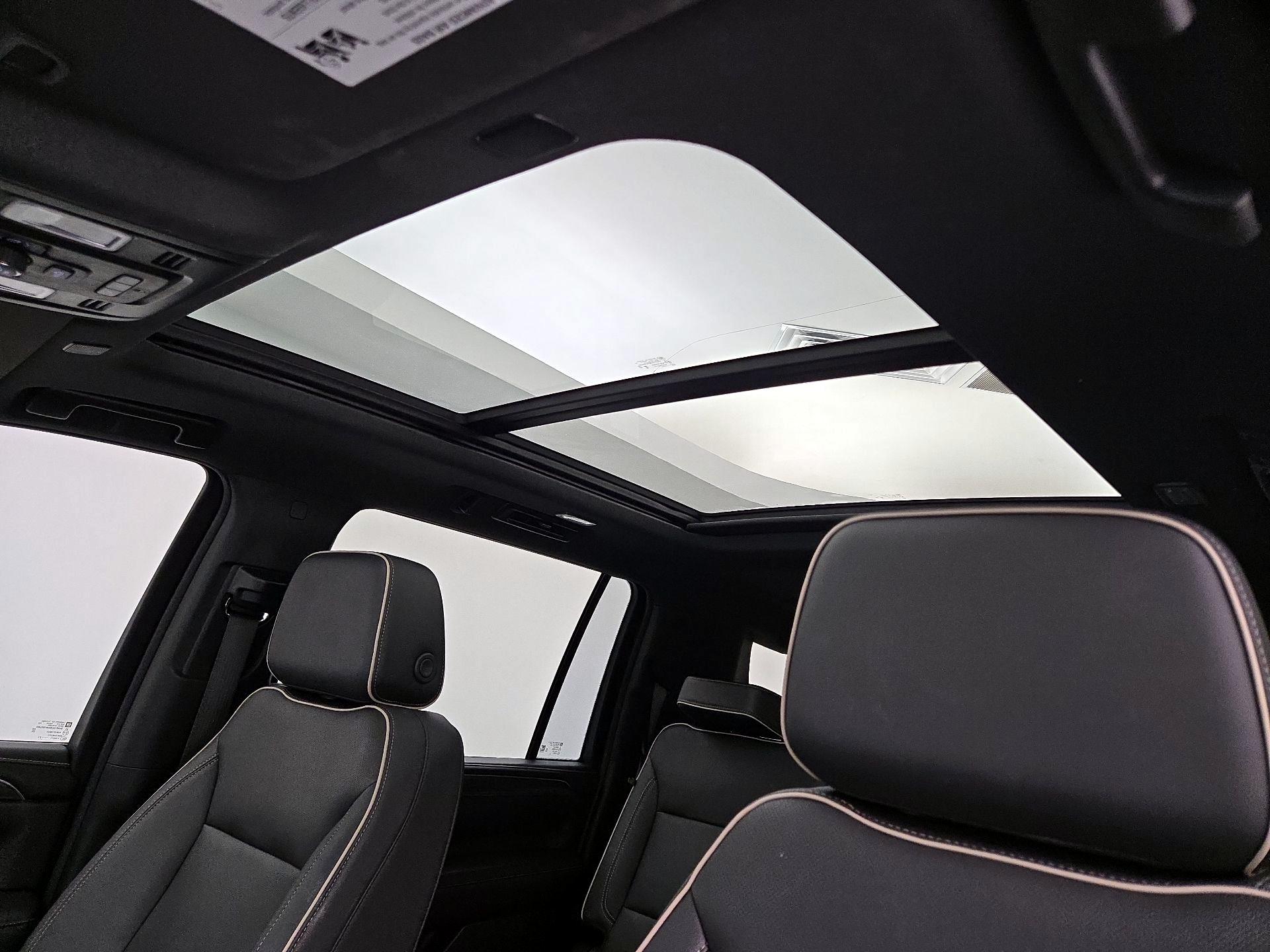 Thumbnail: 2023 GMC Yukon XL - 20