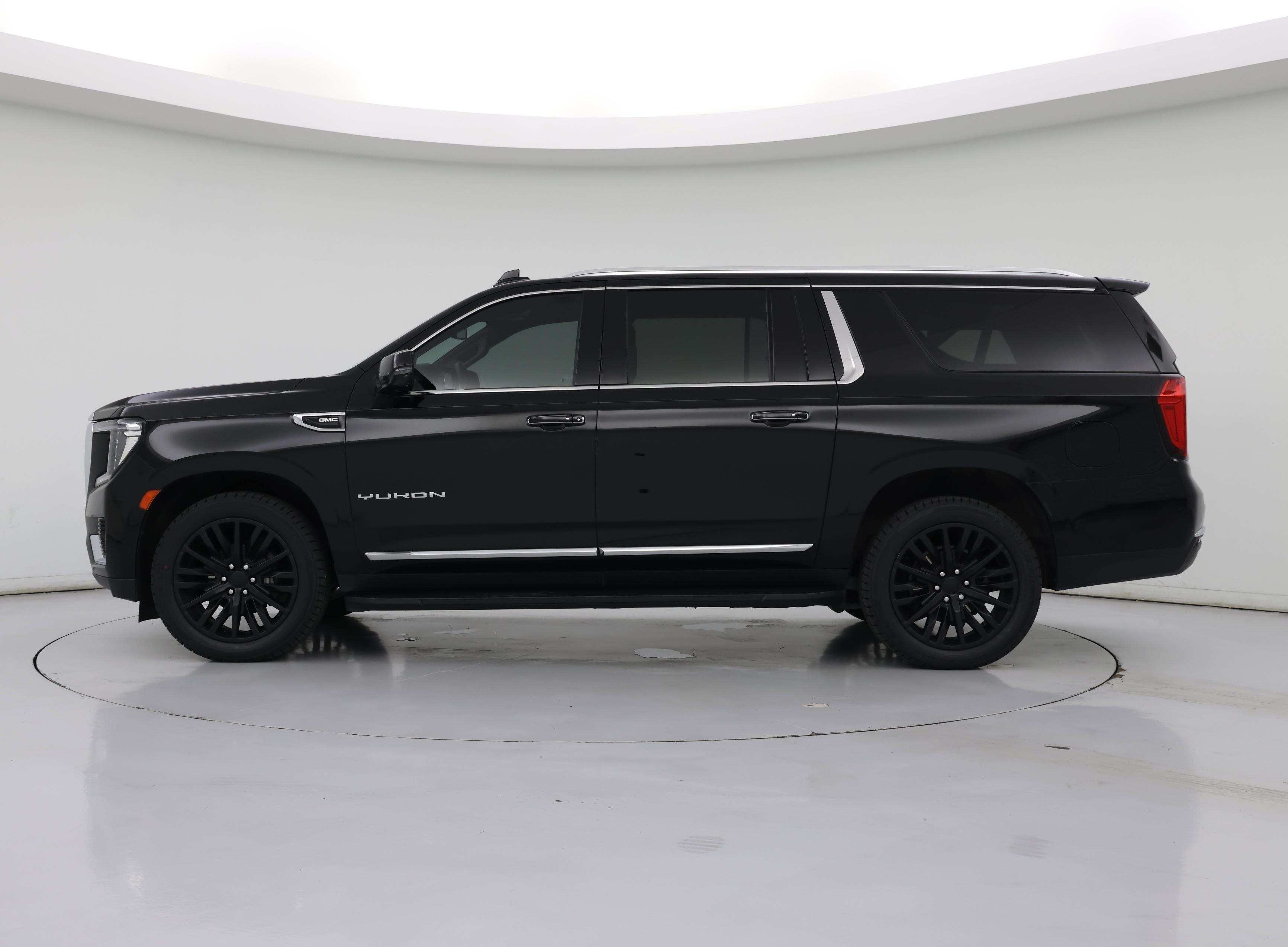 Thumbnail: 2023 GMC Yukon XL - 3