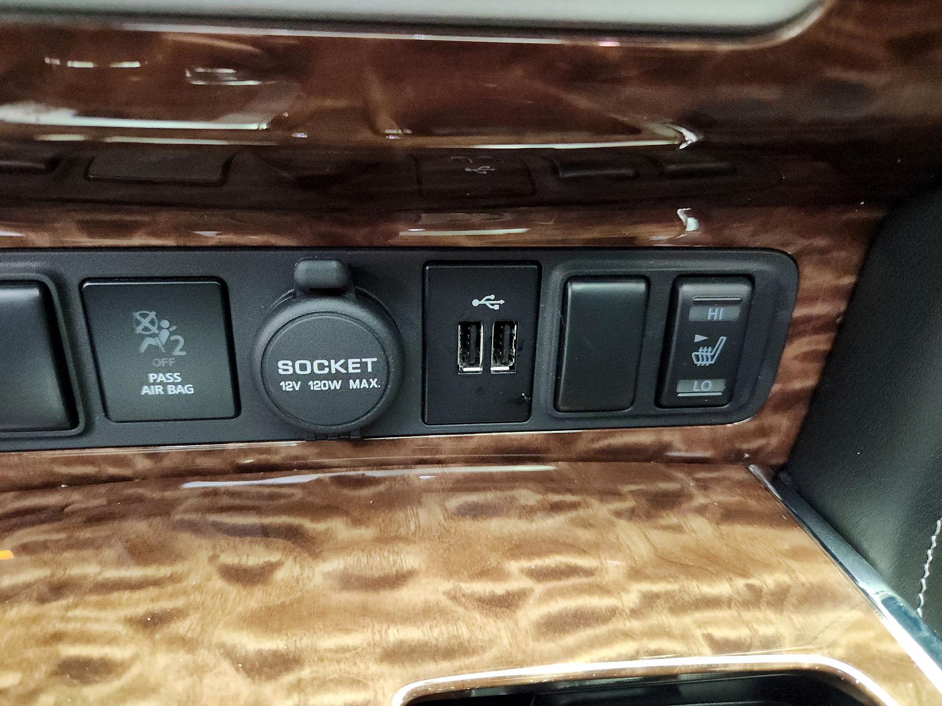 Thumbnail: 2019 Nissan Armada - 19