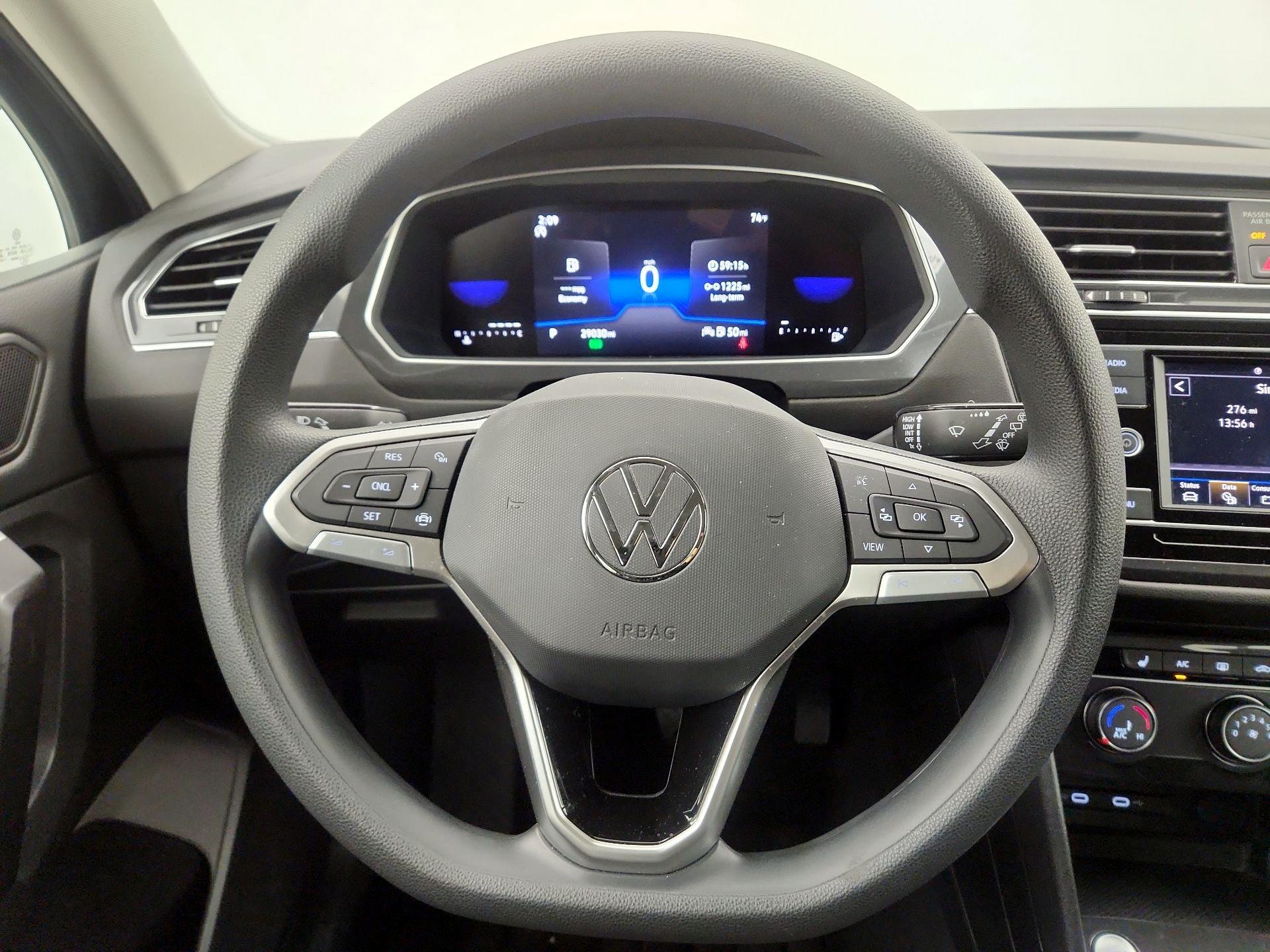 Thumbnail: 2023 Volkswagen Tiguan - 10