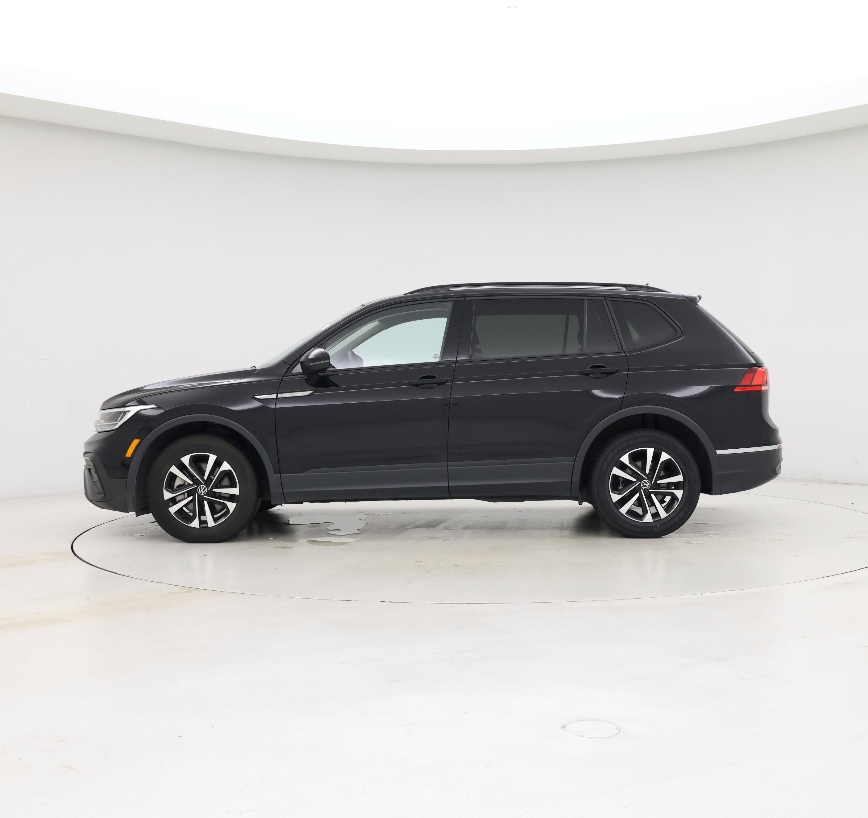 Thumbnail: 2023 Volkswagen Tiguan - 3