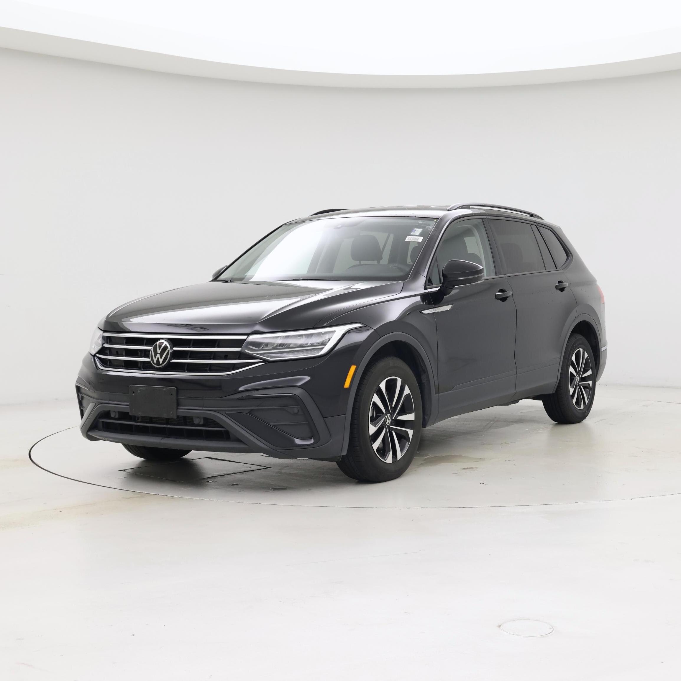 Thumbnail: 2023 Volkswagen Tiguan - 4