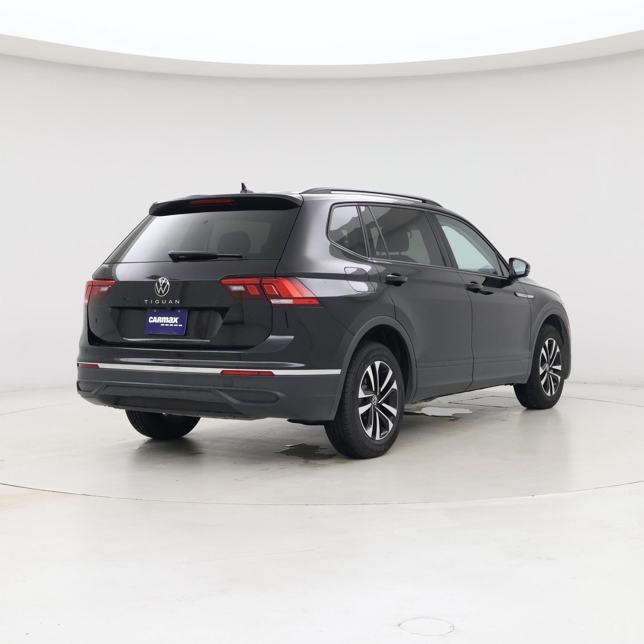 Thumbnail: 2023 Volkswagen Tiguan - 8