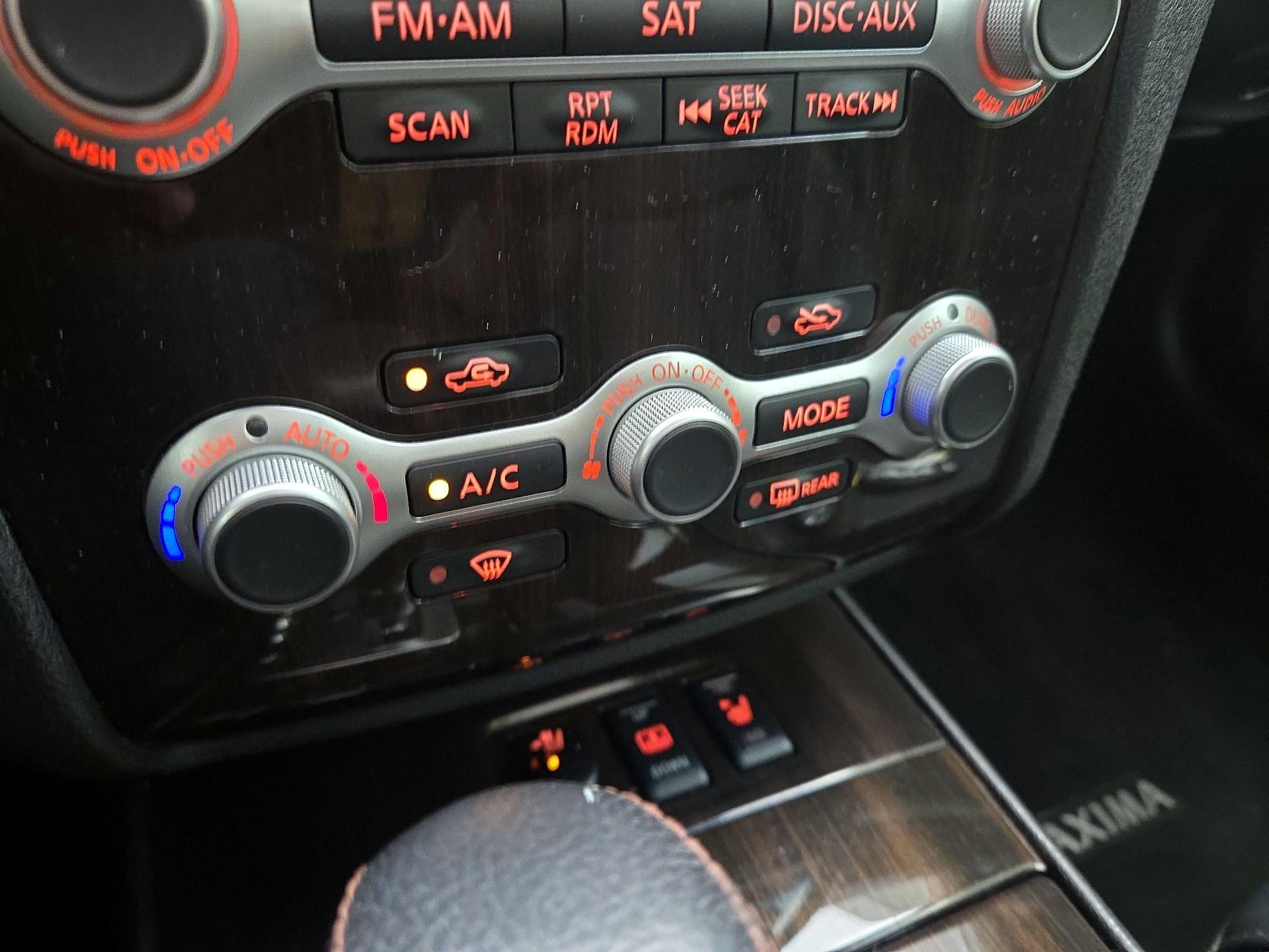 Thumbnail: 2014 Nissan Maxima - 17