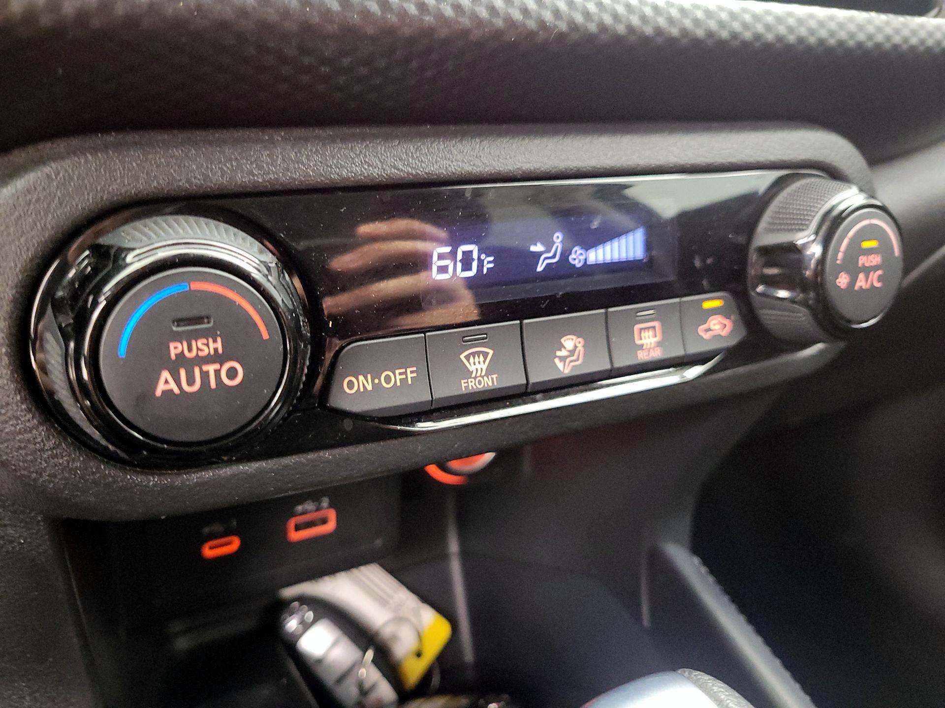 Thumbnail: 2021 Nissan Kicks - 15