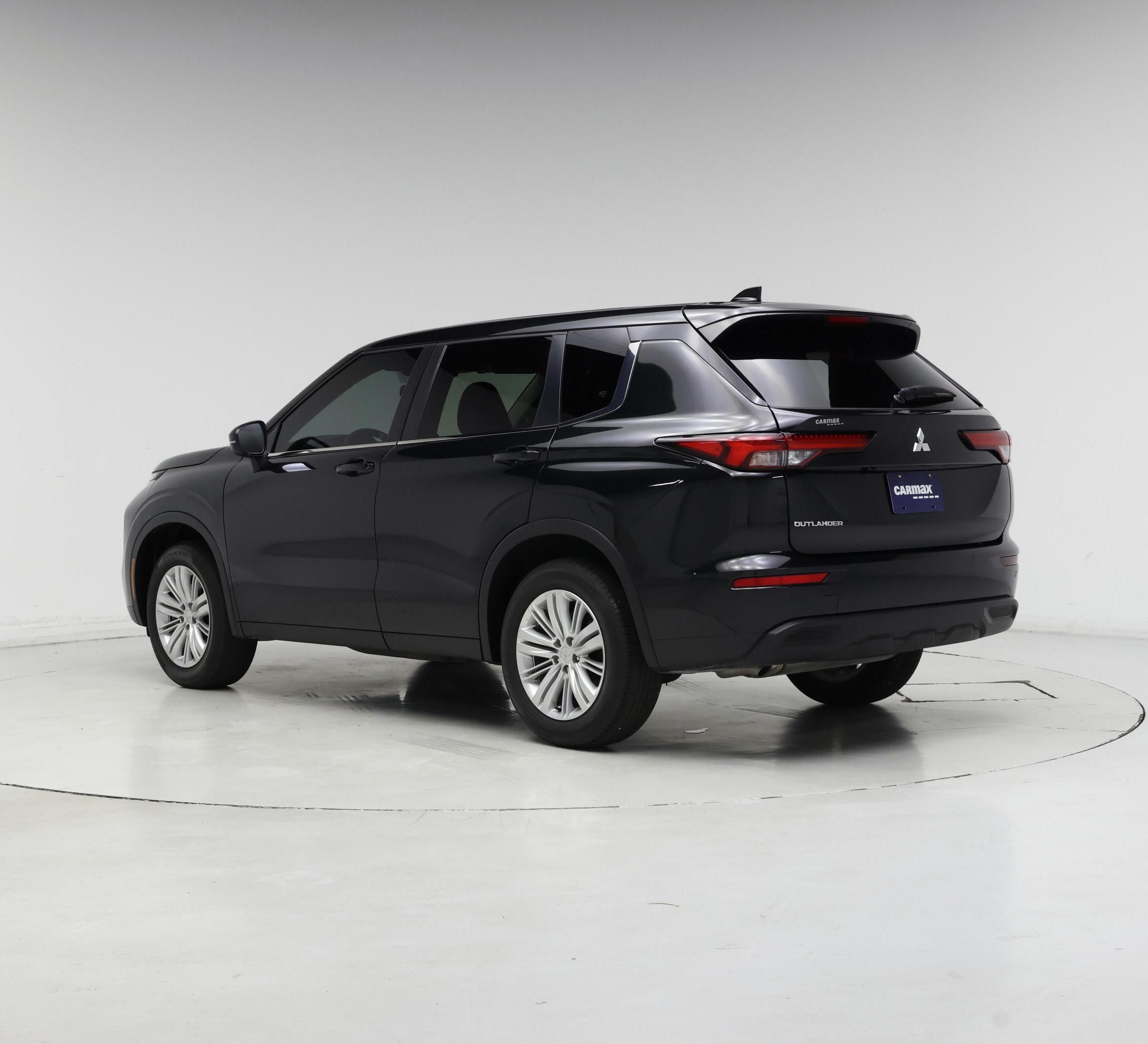 Thumbnail: 2024 Mitsubishi Outlander - 2