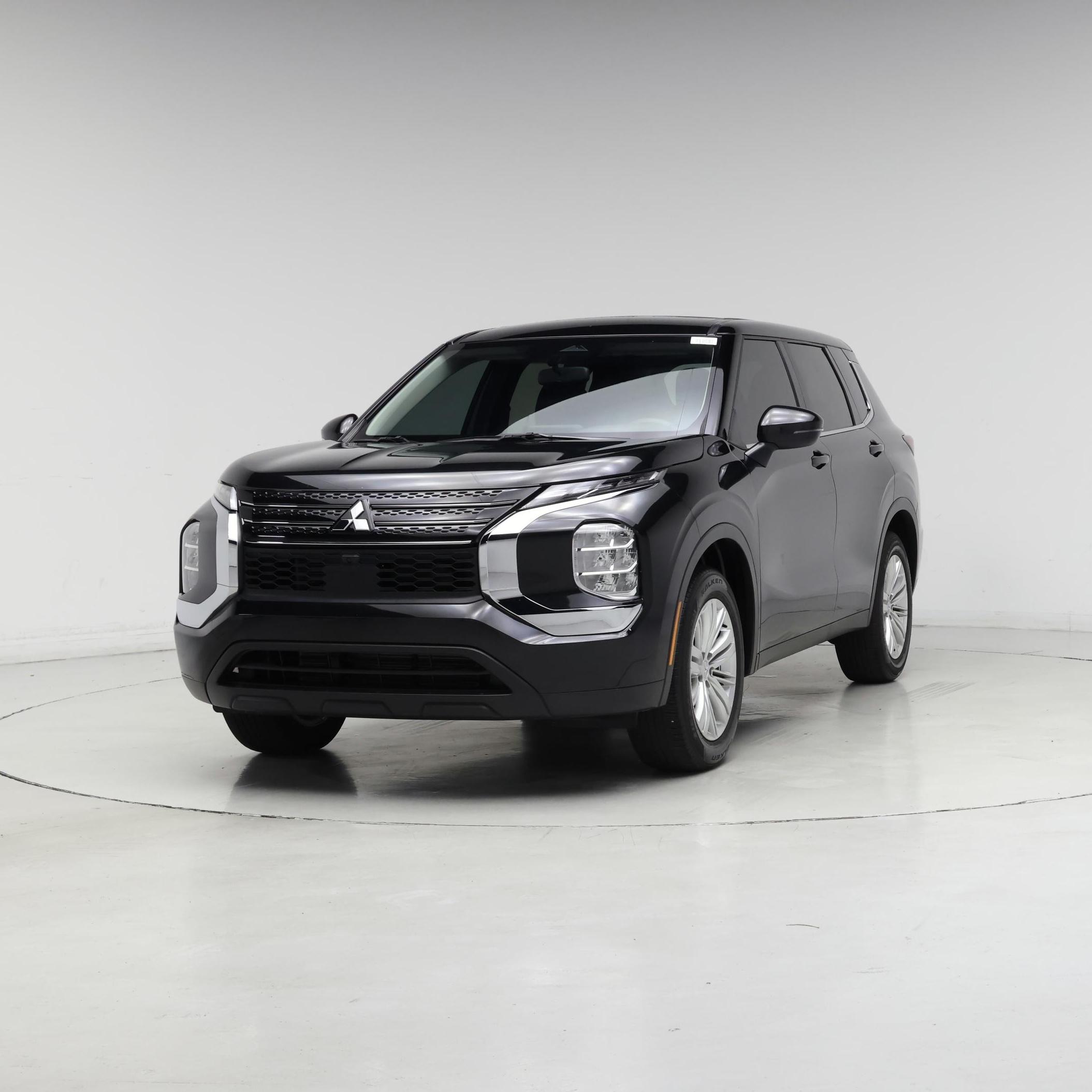 Thumbnail: 2024 Mitsubishi Outlander - 4