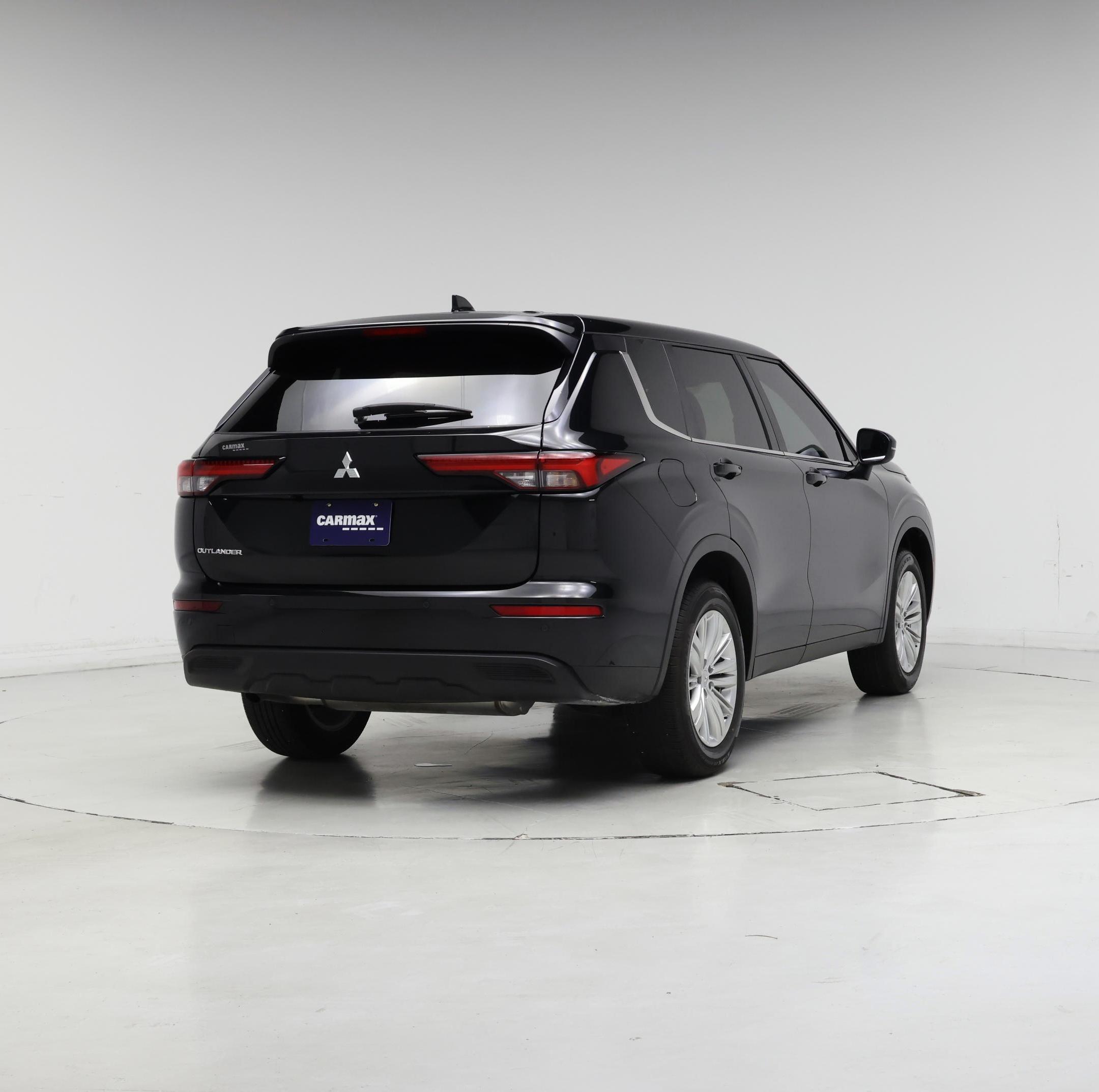 Thumbnail: 2024 Mitsubishi Outlander - 8