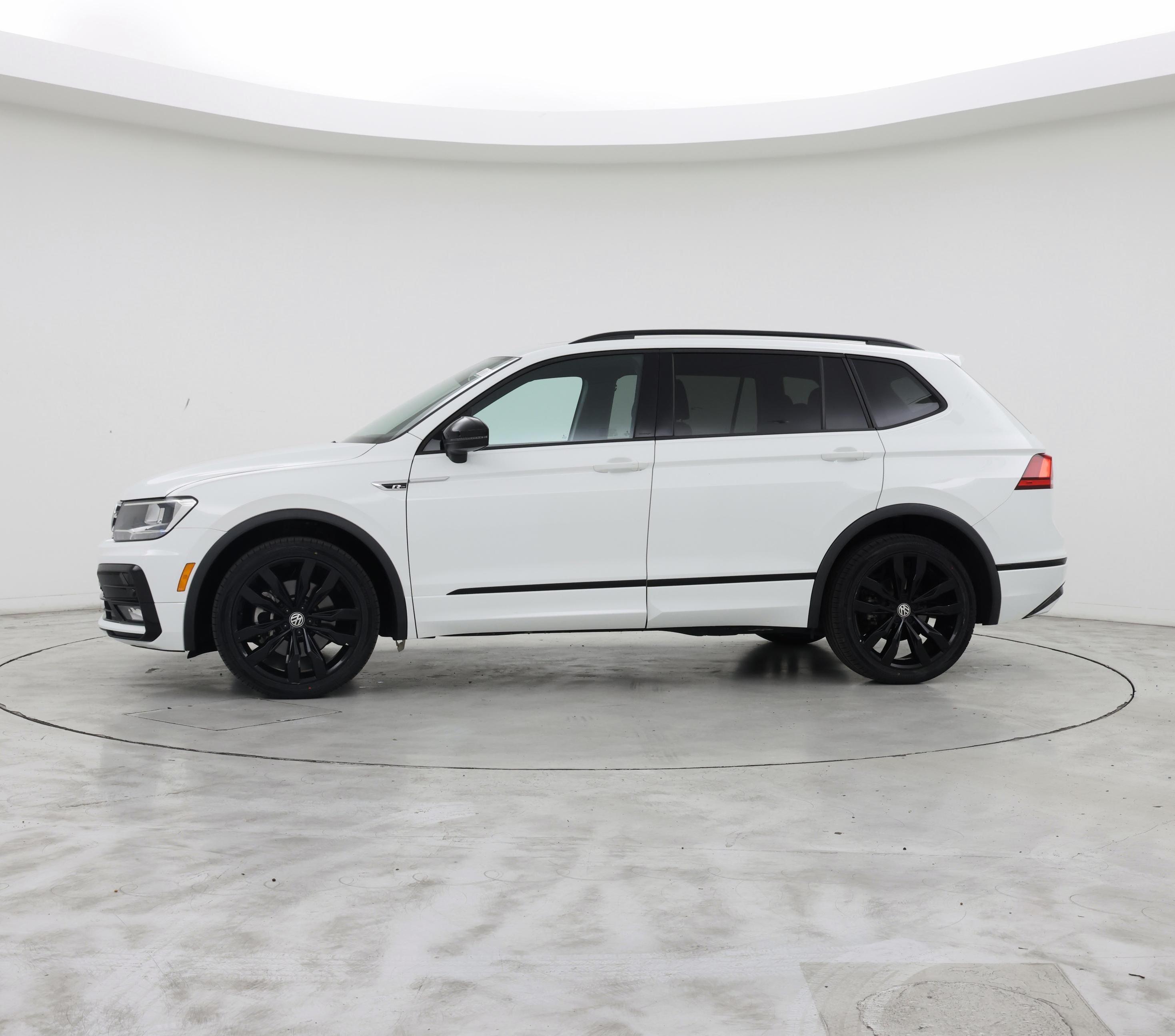 Thumbnail: 2021 Volkswagen Tiguan - 3